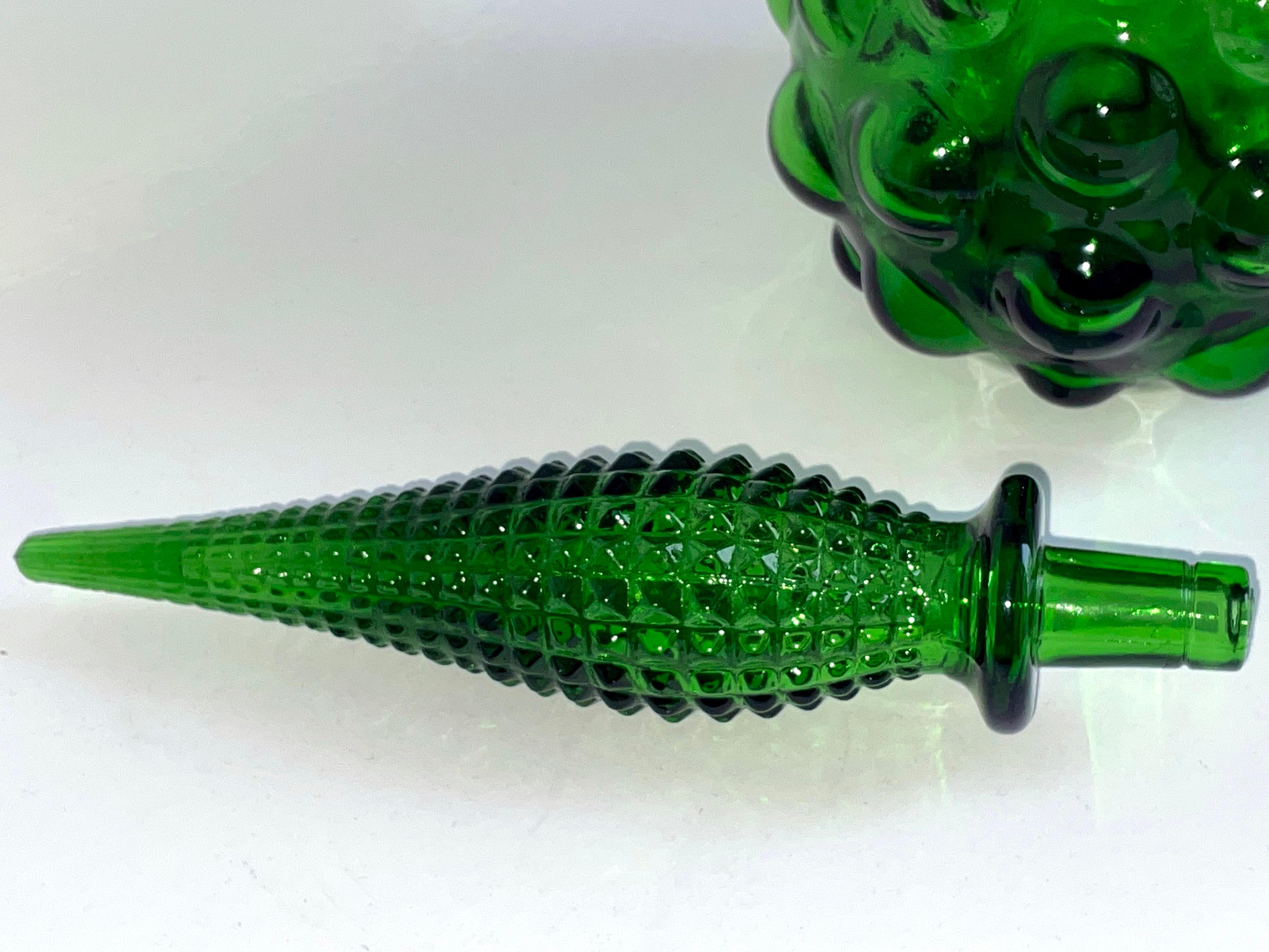 Mid-Century moderno Decanter alto in vetro artistico verde smeraldo di Empoli, anni '60 in vendita