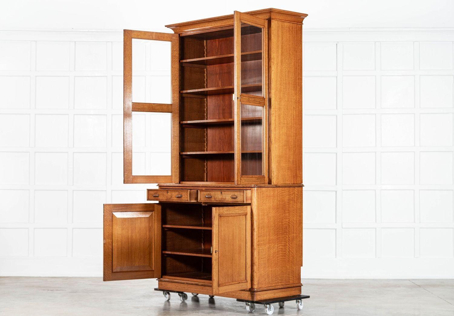 Mobile libreria inglese alto del XIX secolo in Oak smaltato in vendita 2