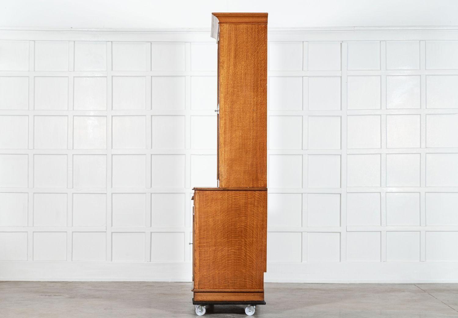 Mobile libreria inglese alto del XIX secolo in Oak smaltato in vendita 4