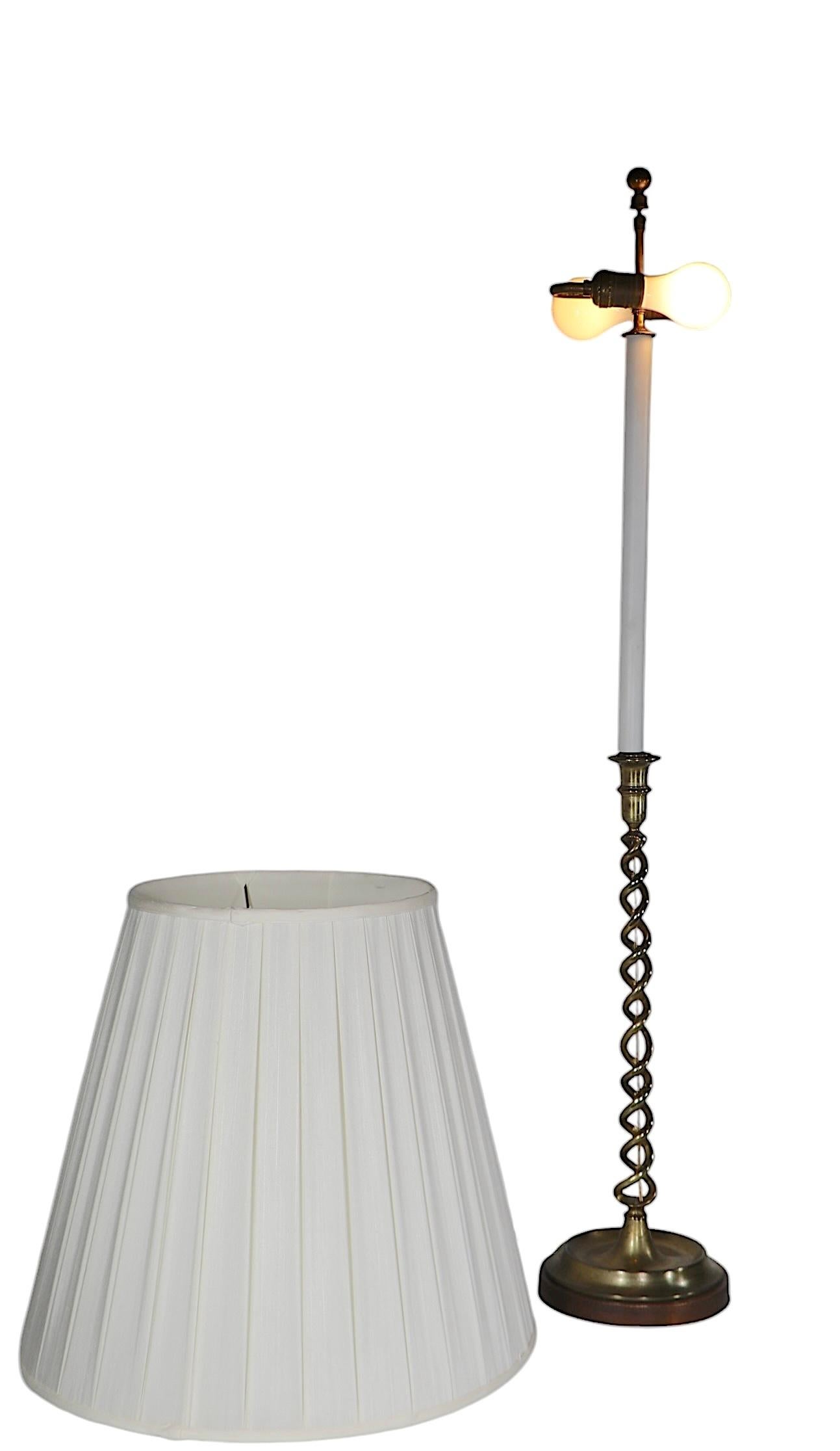 Tall English  Chandelier Barley Twist en laiton, utilisé comme lampe de table électrique en vente 7
