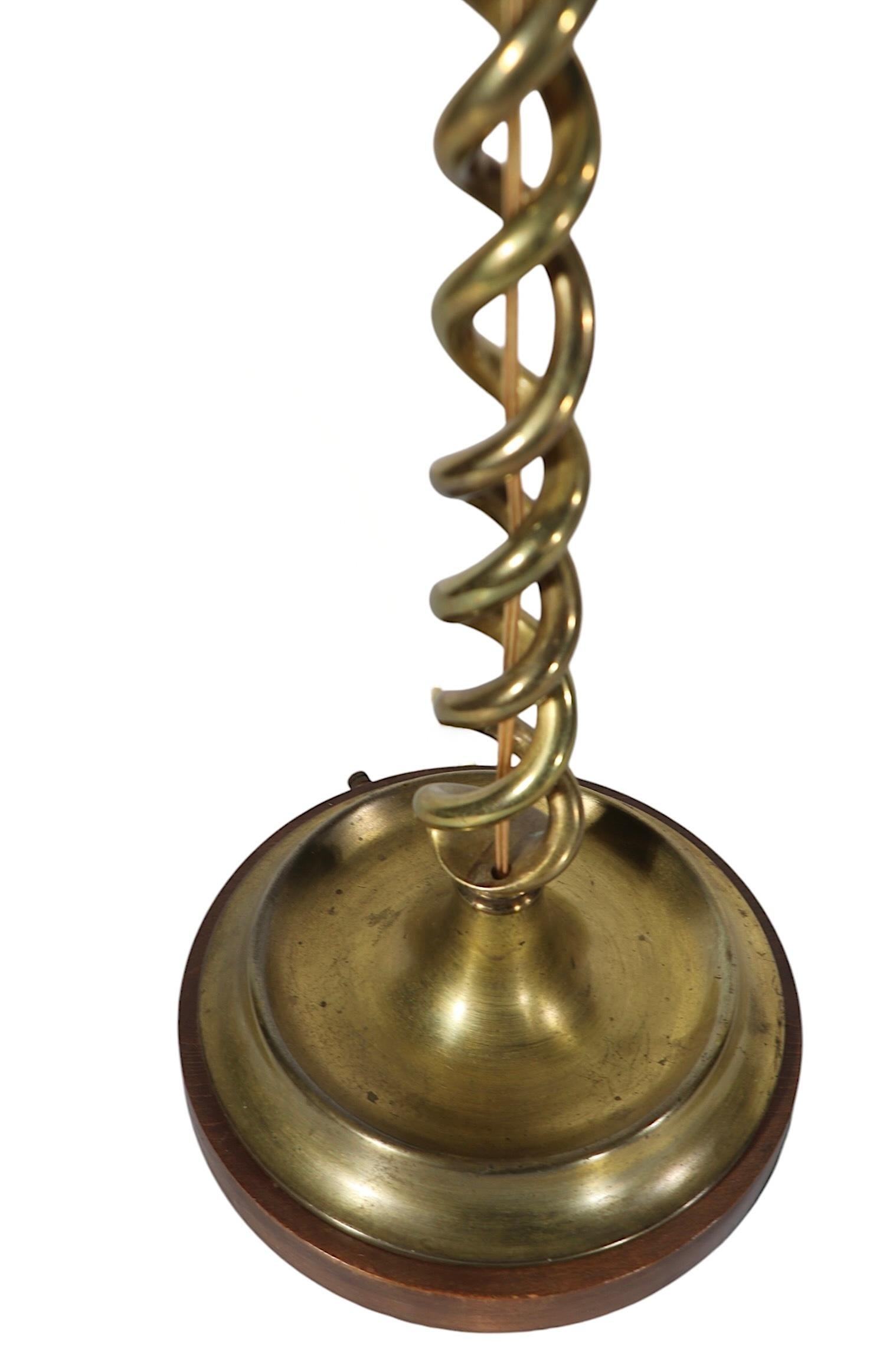 Laiton Tall English  Chandelier Barley Twist en laiton, utilisé comme lampe de table électrique en vente