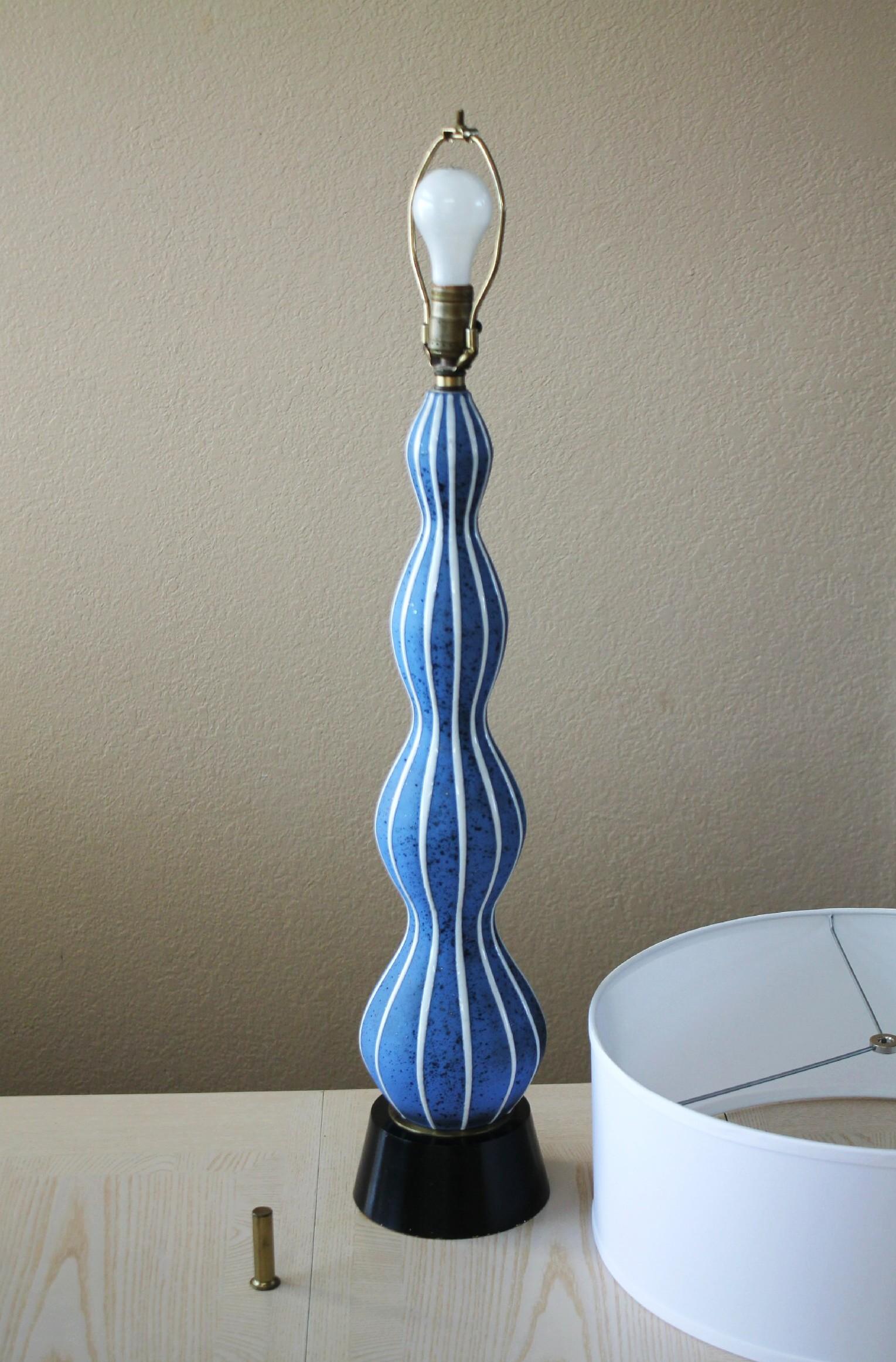 ¡Alto y épico! Azul Vintage MCM Lámpara Cerámica Italiana Bitossi Años 50 Aldo Londi en Bueno estado para la venta en Peoria, AZ