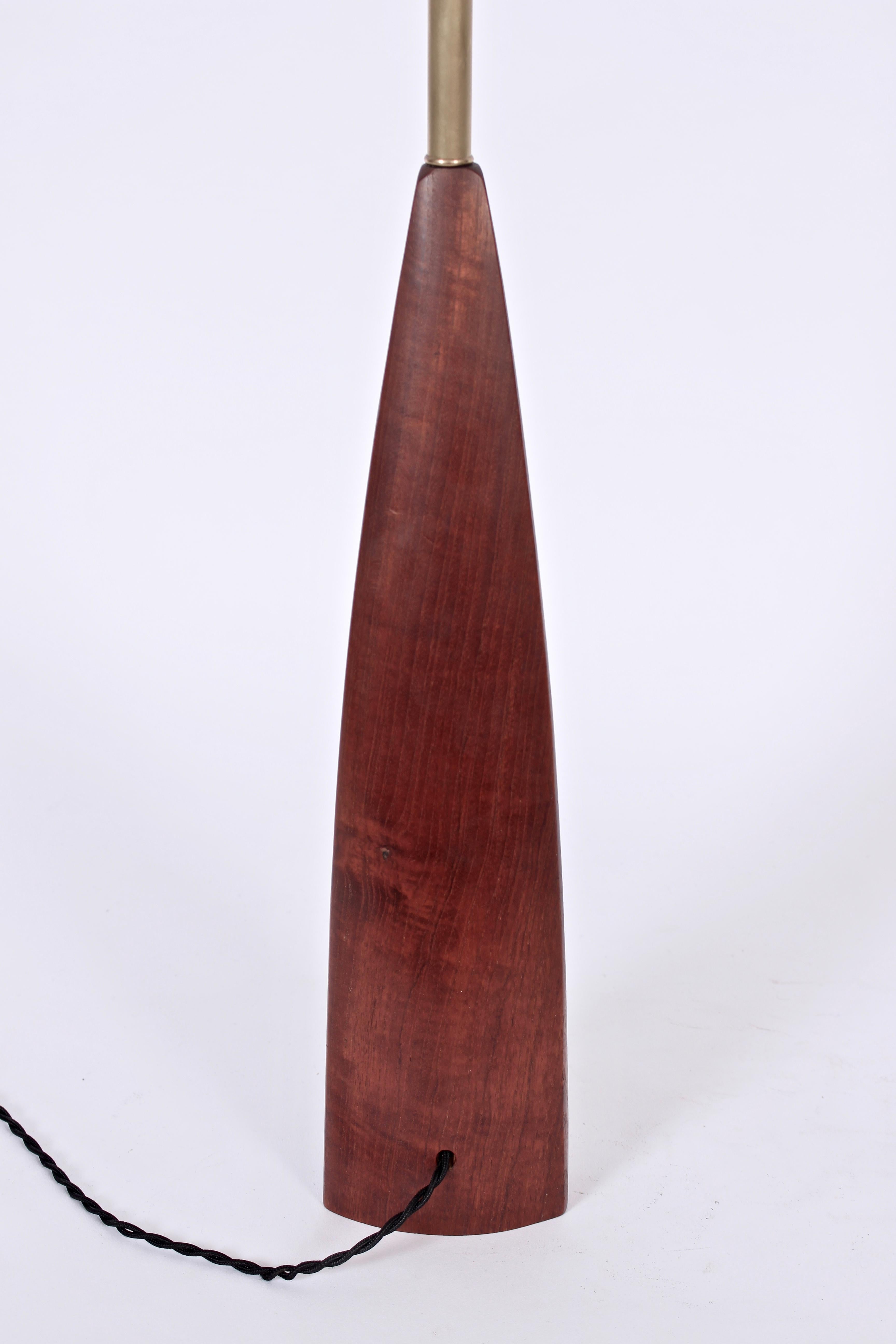 Tall Ernst Henriksen Denmark Turned Teak and Brass Table Lamp, 1960's In Good Condition For Sale In Bainbridge, NY