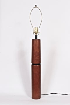 Große ESA Danish Modern Teak und schwarzes Leder Schlanke Tischlampe:: 1950er Jahre