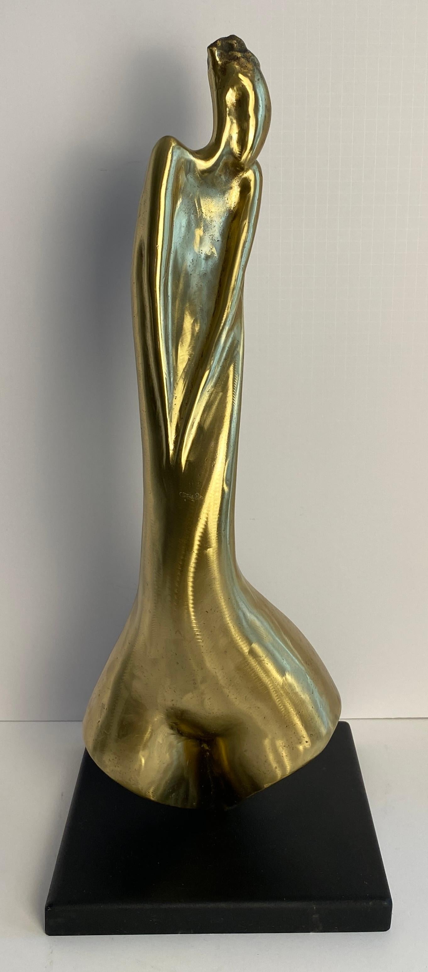 Scultura figurativa alta in bronzo attribuita ad Aharon Bezalel, Donna nuda surrealista in vendita 3
