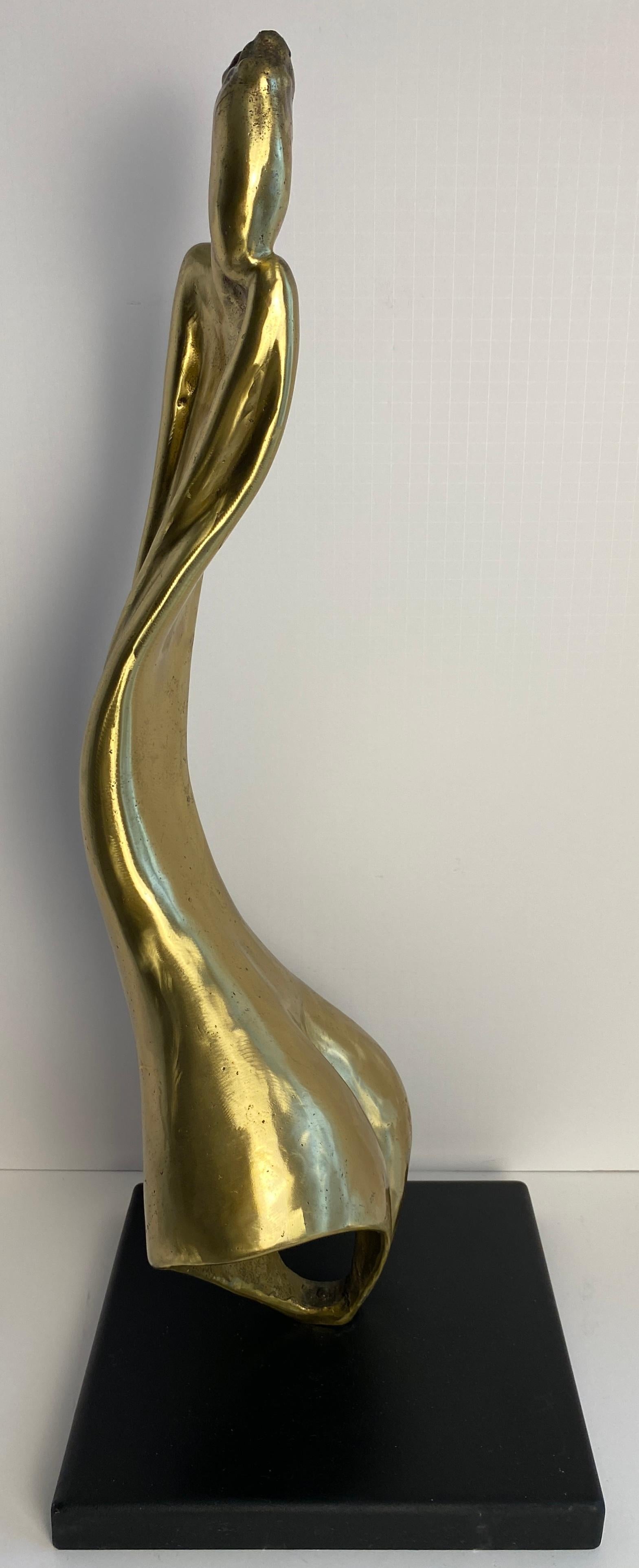 Bronzo Scultura figurativa alta in bronzo attribuita ad Aharon Bezalel, Donna nuda surrealista in vendita