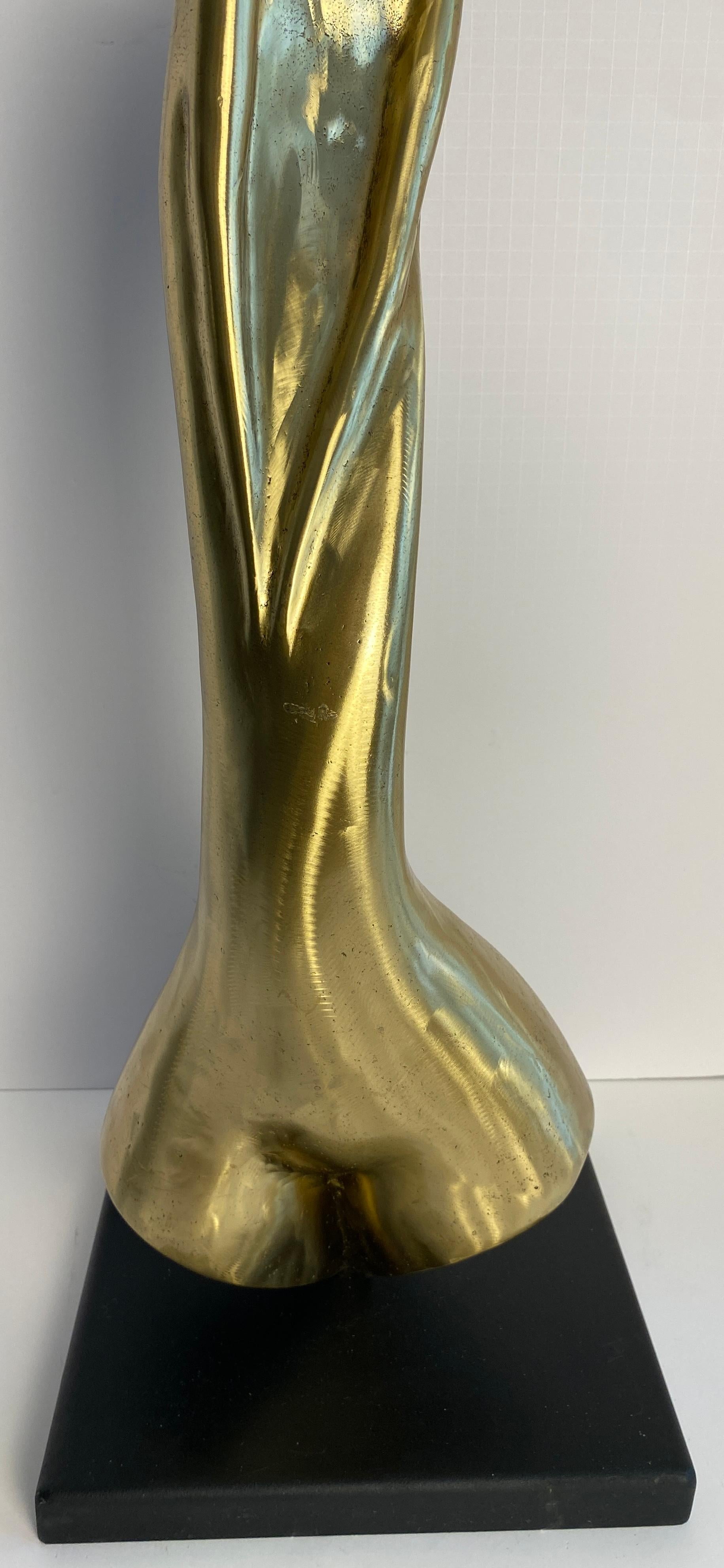 Scultura figurativa alta in bronzo attribuita ad Aharon Bezalel, Donna nuda surrealista in vendita 1