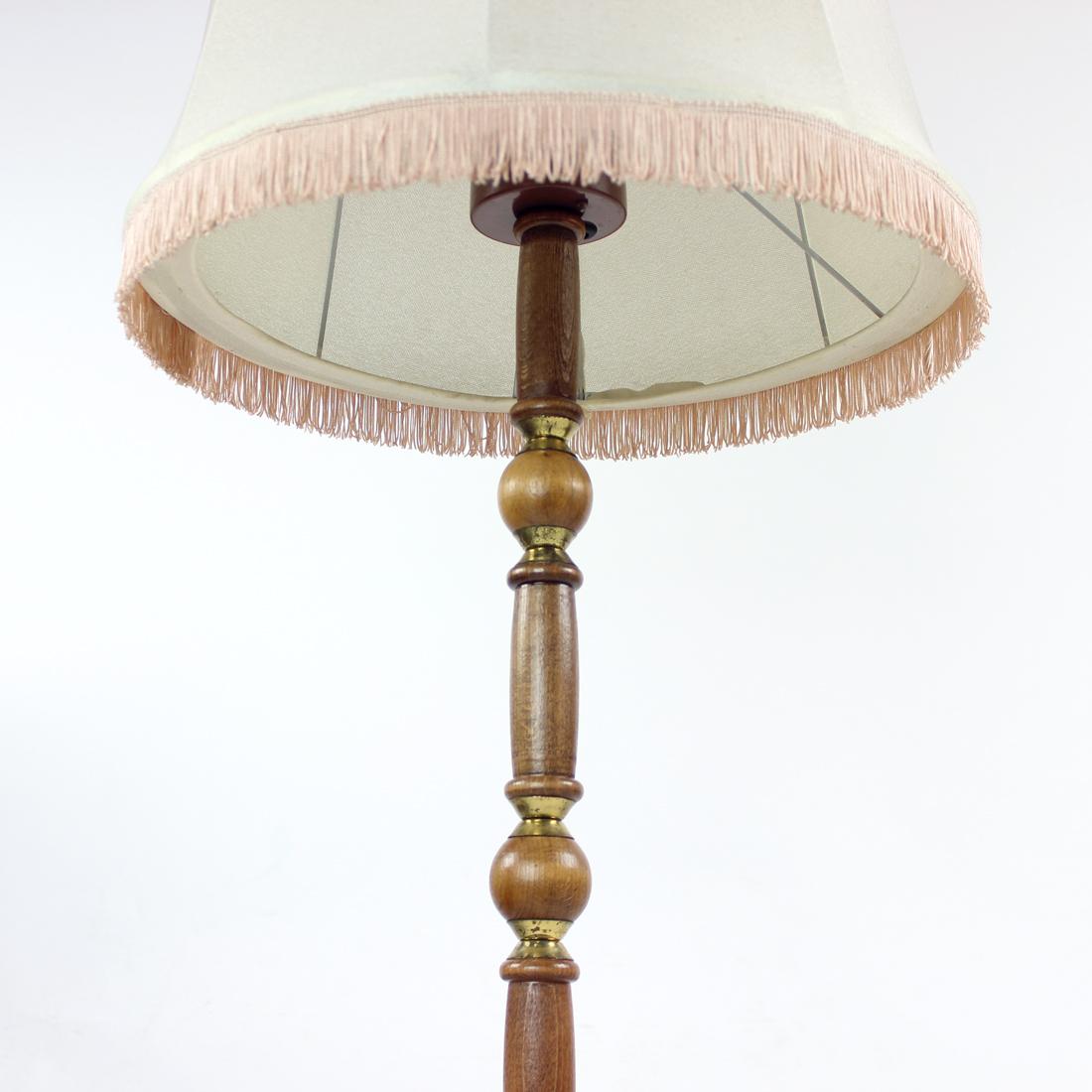 Tall Floor Lamp In Oak & Brass, Czechoslovakia 1950s 6