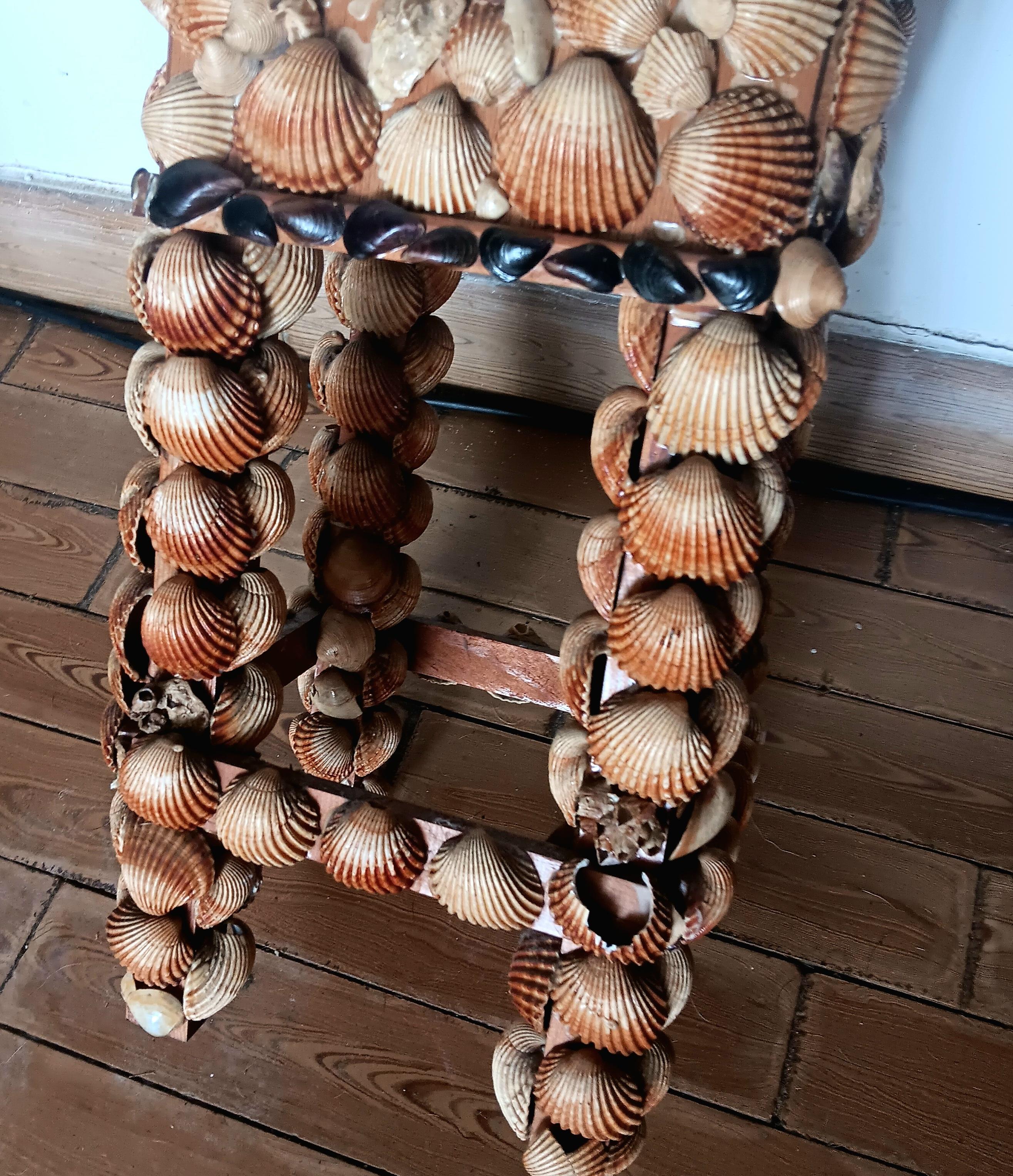 Grand pot à fleurs ou base de table fabriqué avec des coquillages, 20e siècle, Espagne en vente 3