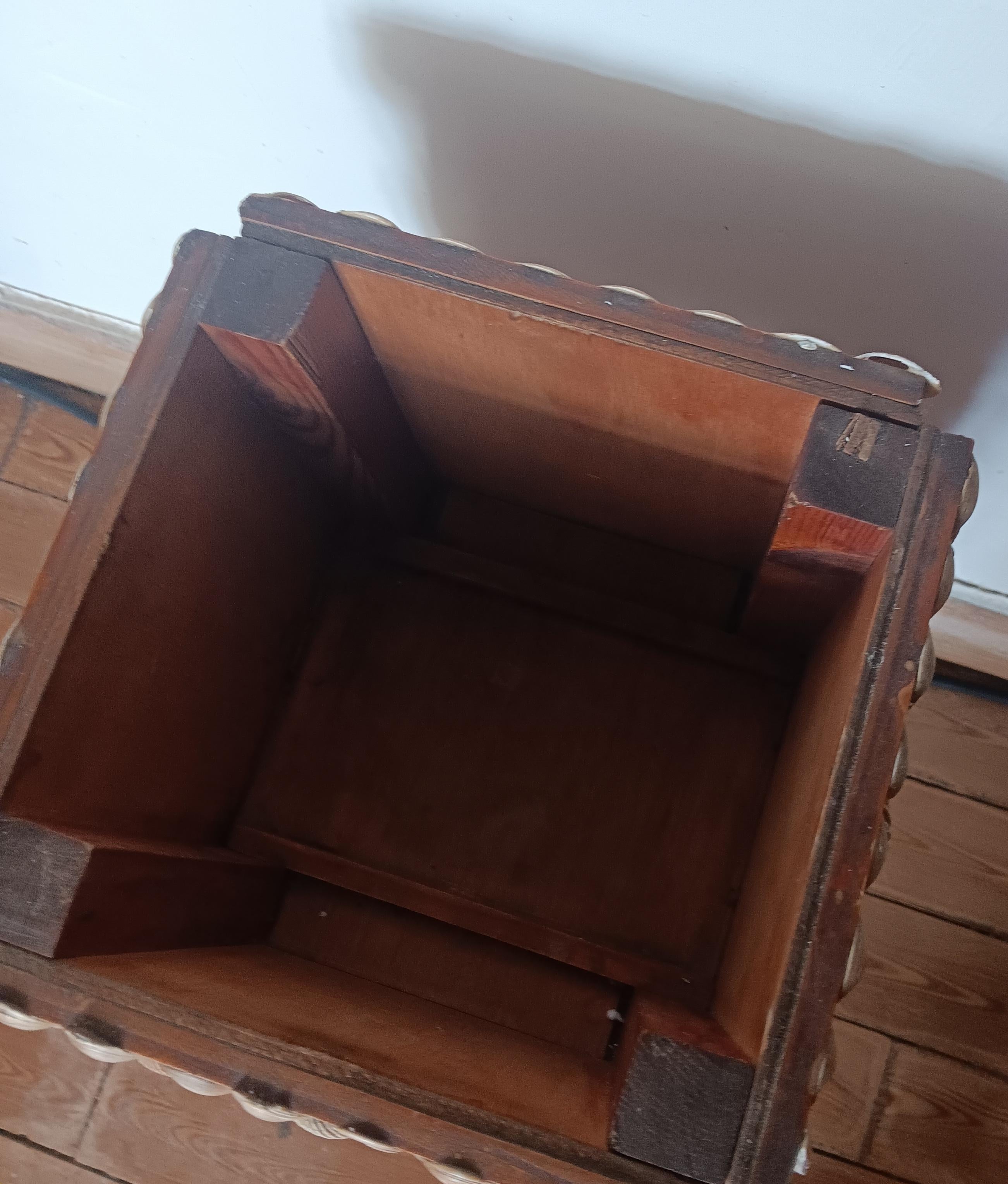 Grand pot à fleurs ou base de table fabriqué avec des coquillages, 20e siècle, Espagne en vente 4