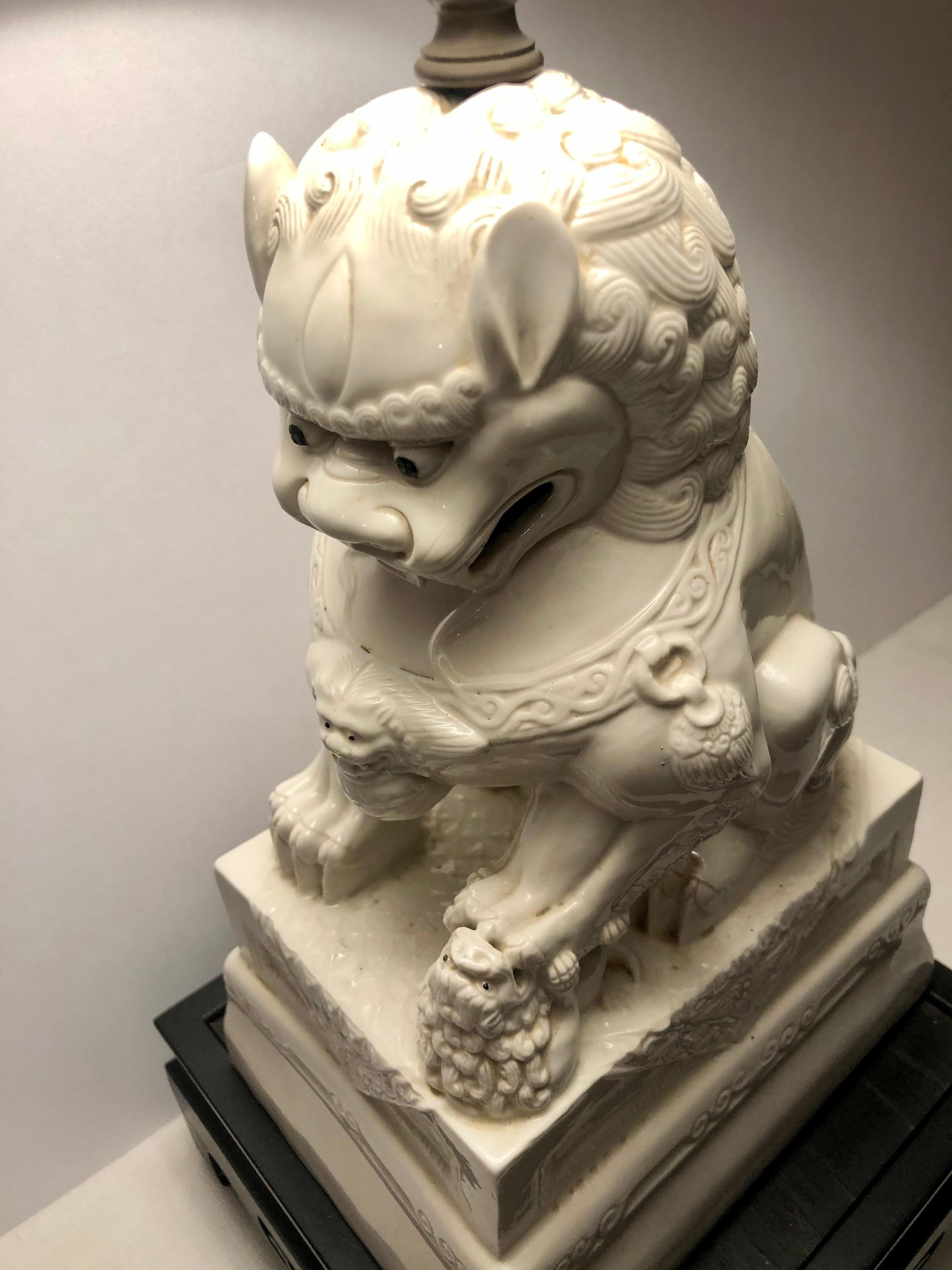 Chinese Export Tall Foo Dog White Lamp with Red Lamp Shade