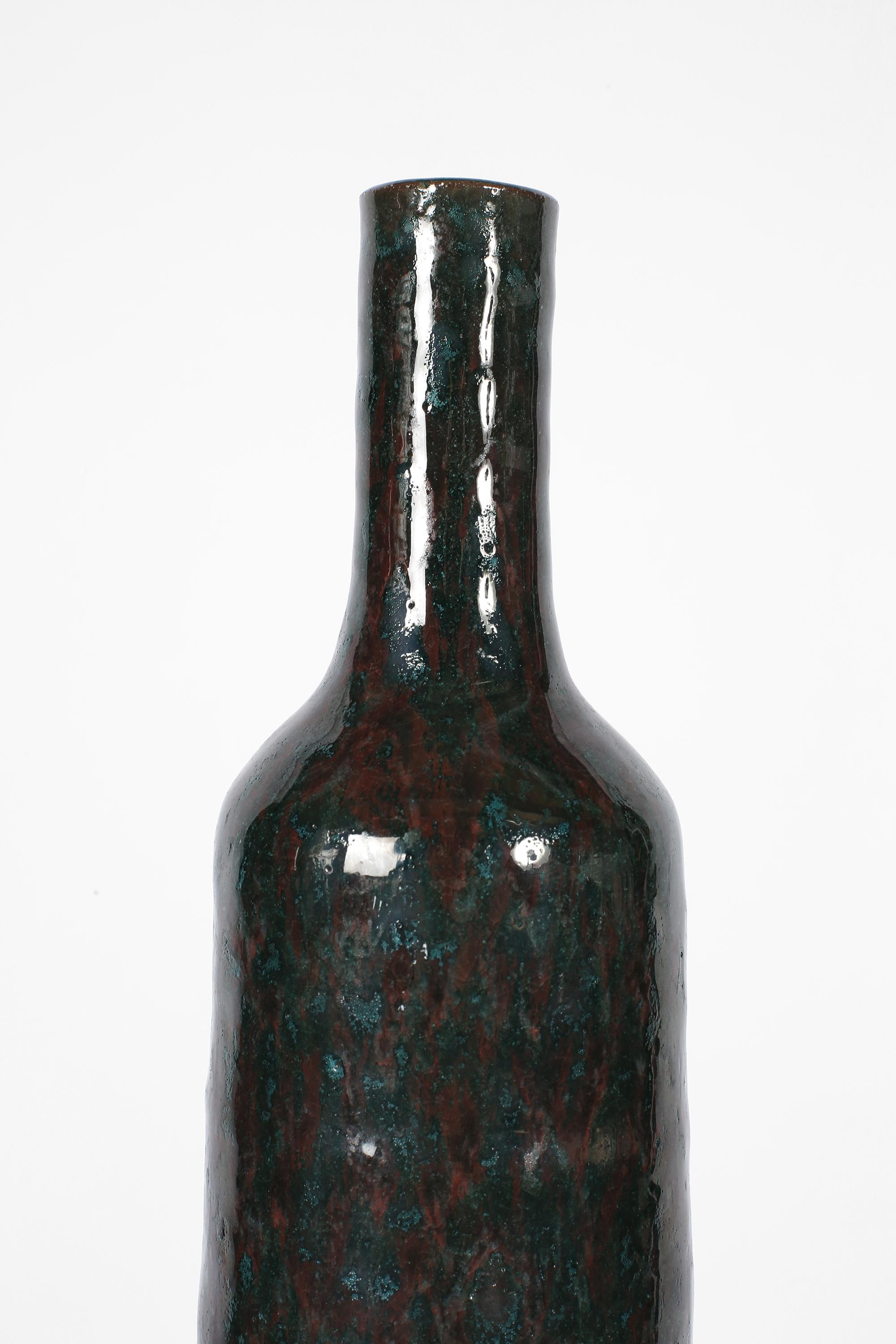 Francese Vaso a bottiglia alto francese del 1960, metà secolo, di colore verde acqua iridescente in vendita
