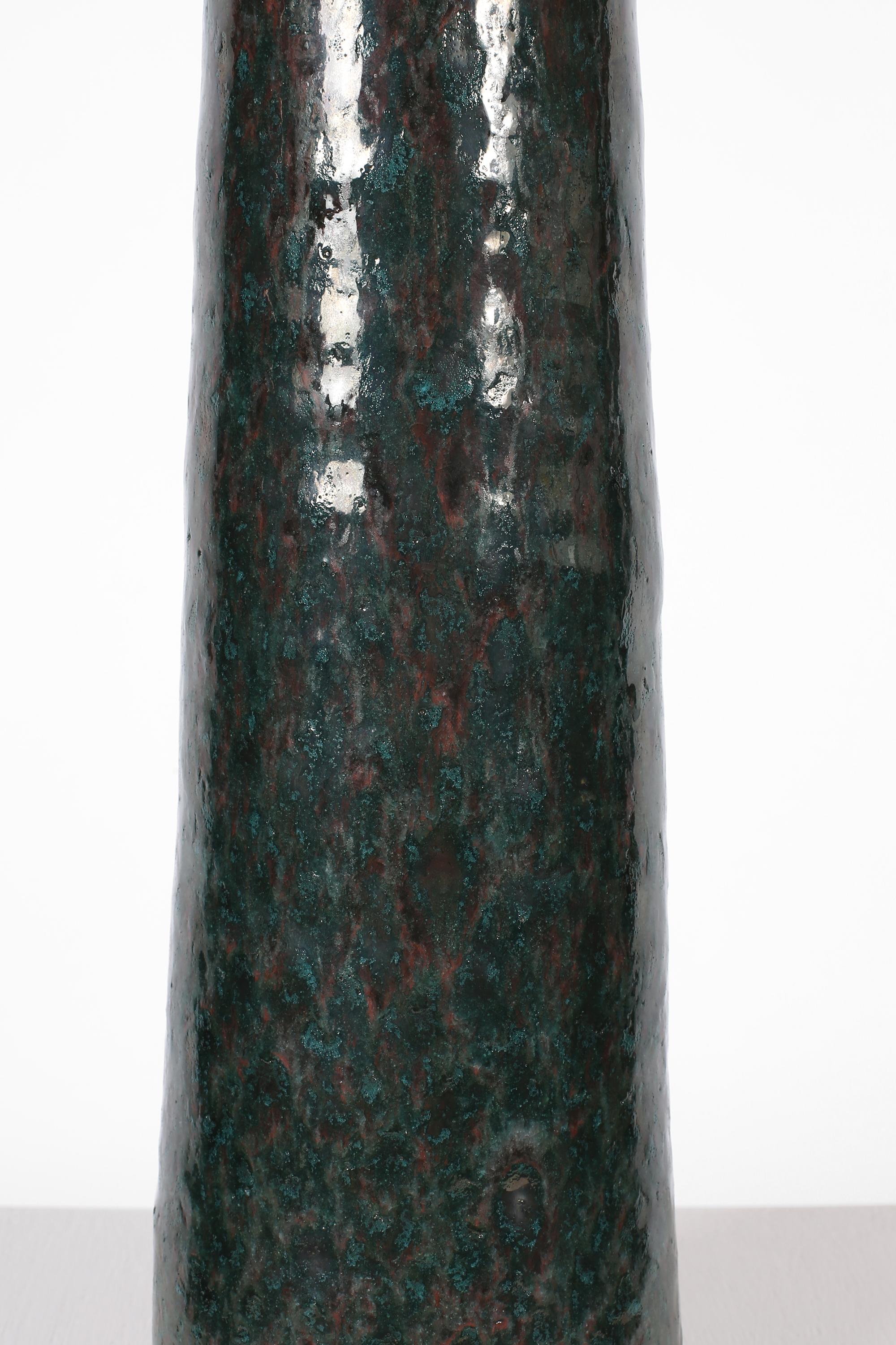 Vaso a bottiglia alto francese del 1960, metà secolo, di colore verde acqua iridescente In condizioni buone in vendita a London, GB