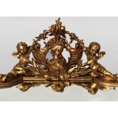 Espejo alto francés del siglo XIX-XX de madera dorada y gesso tallado Grand-Hall Querubín