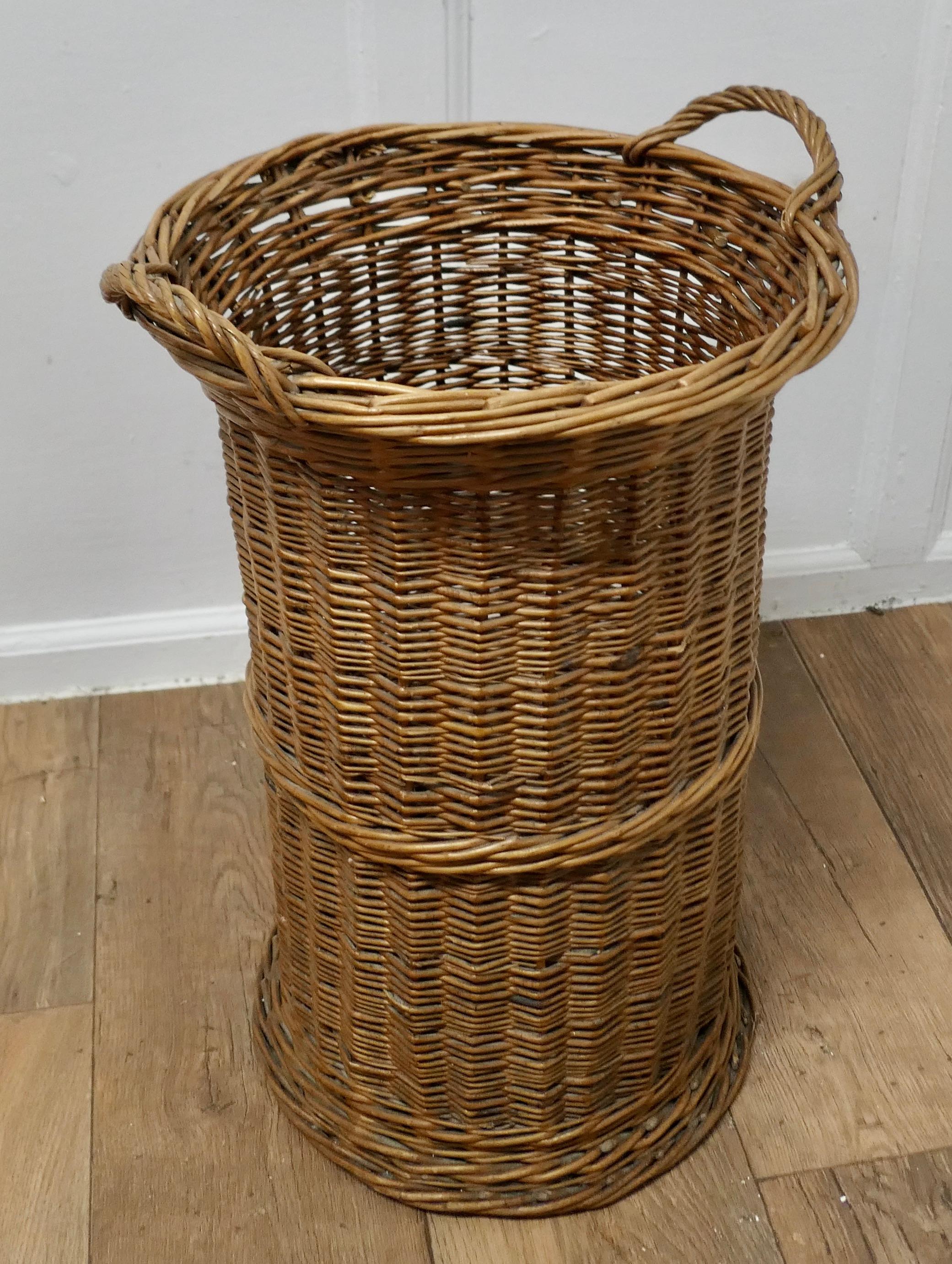 Tall French Antique Wicker Bread Basket    In Good Condition In Chillerton, Isle of Wight