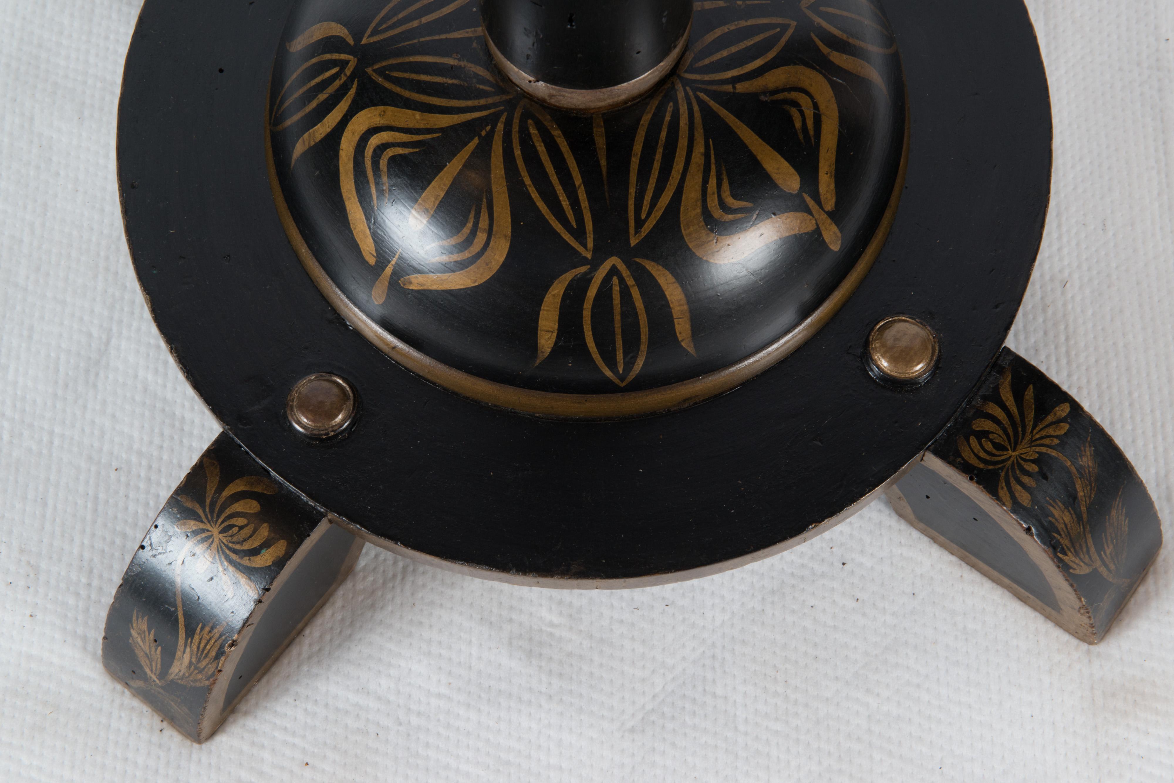 Große schwarze französische Chinoiserie-Stehlampe (Holz) im Angebot