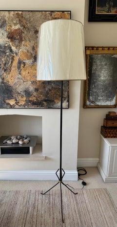 Große französische Stehlampe aus schwarzem Metall mit vergoldetem Metallseil-Detail