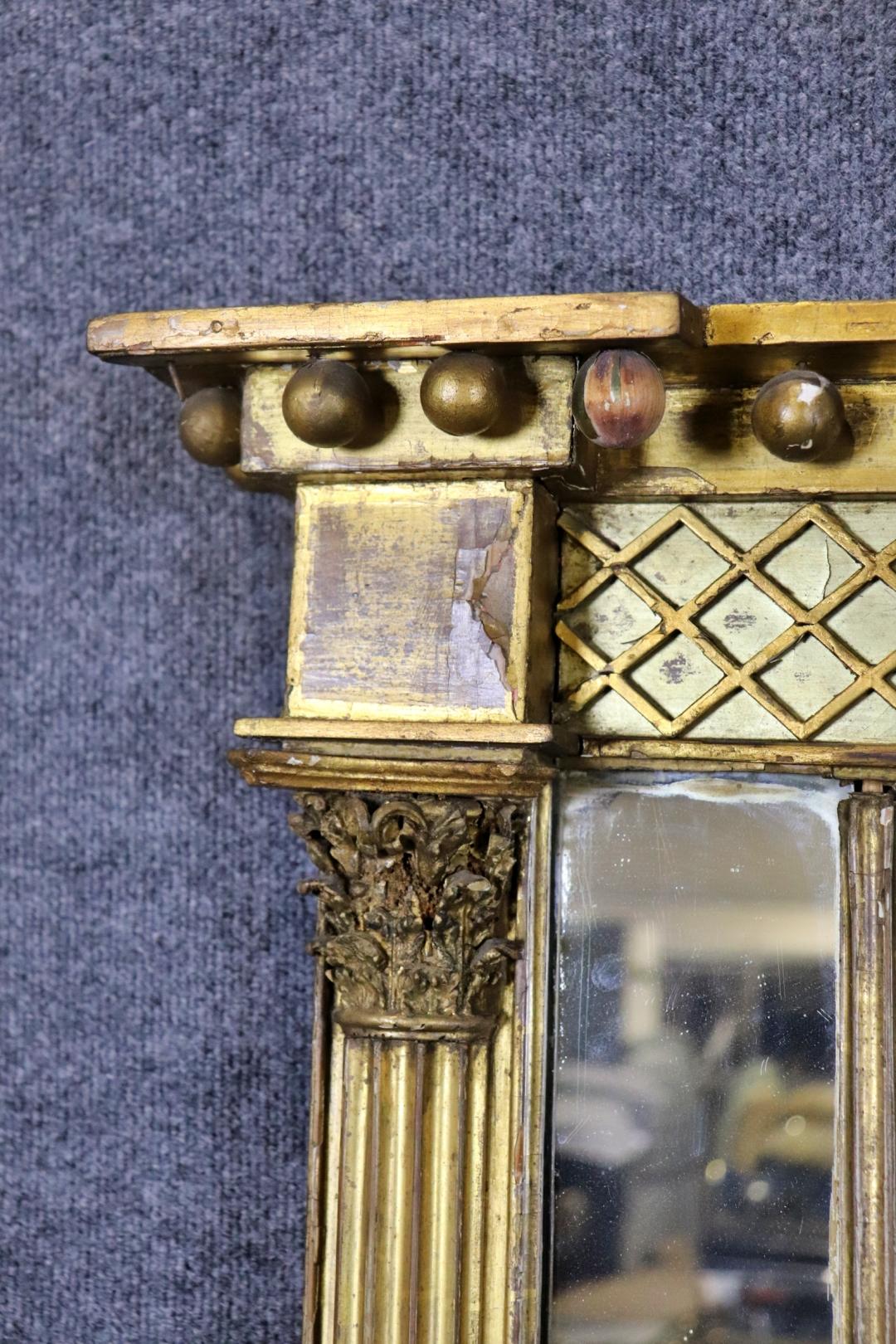 Großer französischer Empire Antique Giltwood Mirror im Zustand „Gut“ in Swedesboro, NJ