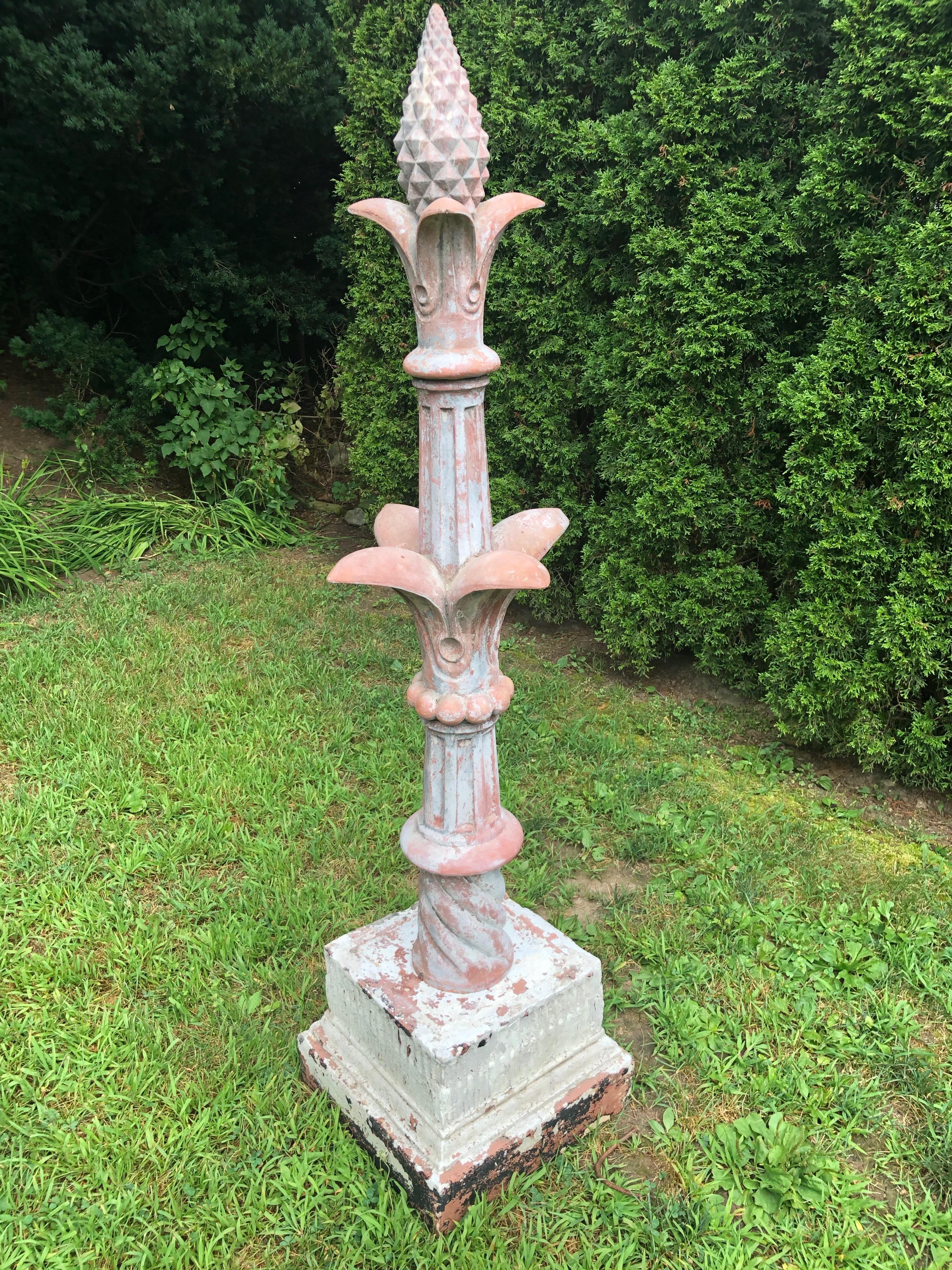 Tall French Fleurs-de-Lys Terracotta Finial on English Terracotta Plinth In Good Condition For Sale In Woodbury, CT
