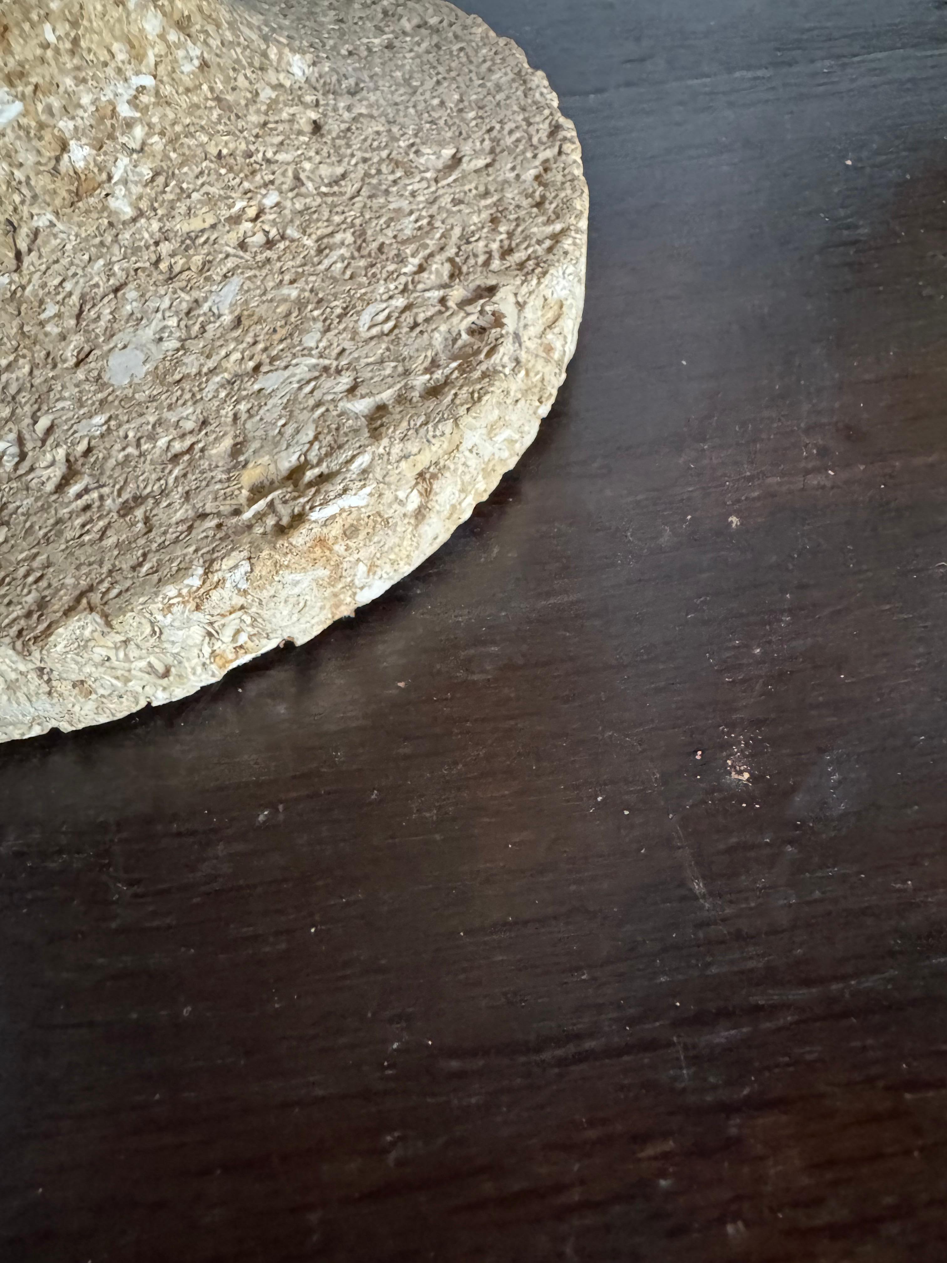 Lámpara francesa alta tallada en piedra c.1960's Piedra en venta
