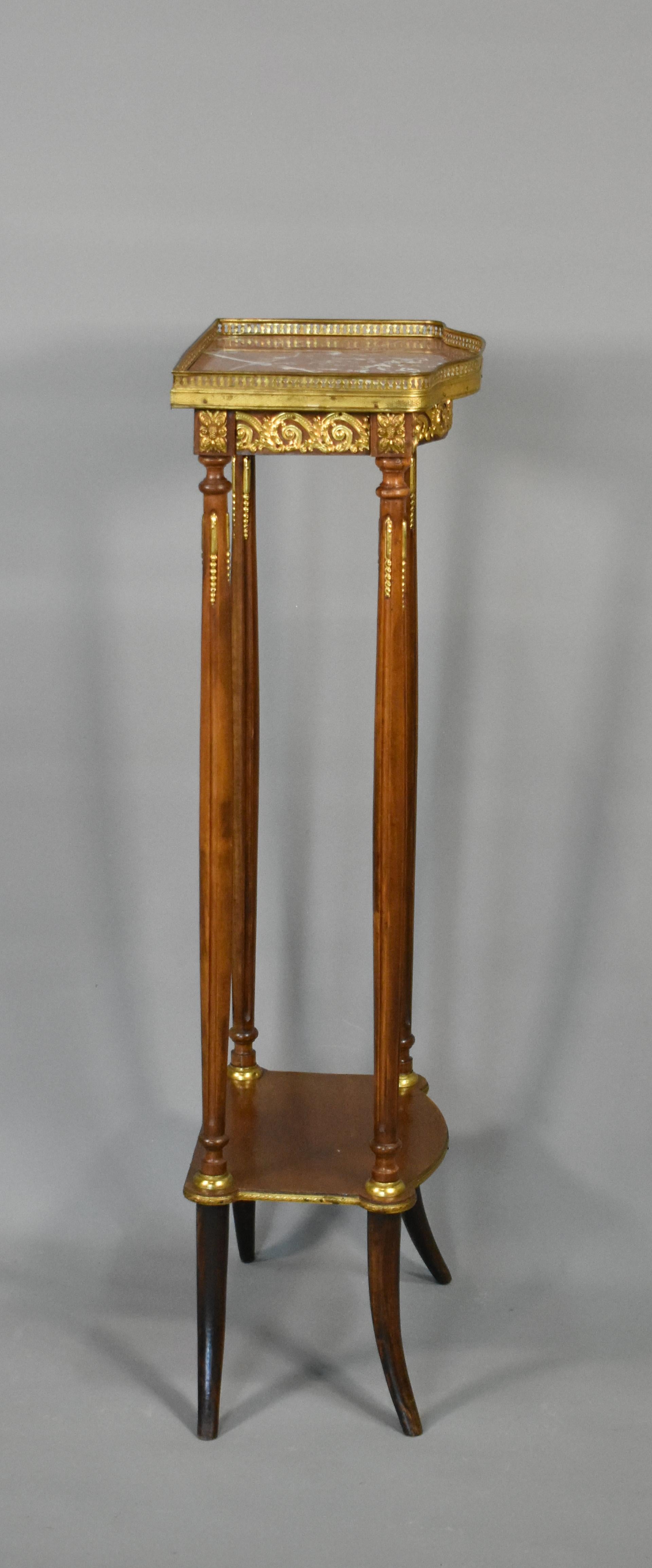 Grand meuble à sellettes en marbre de style Louis XVI en vente 4
