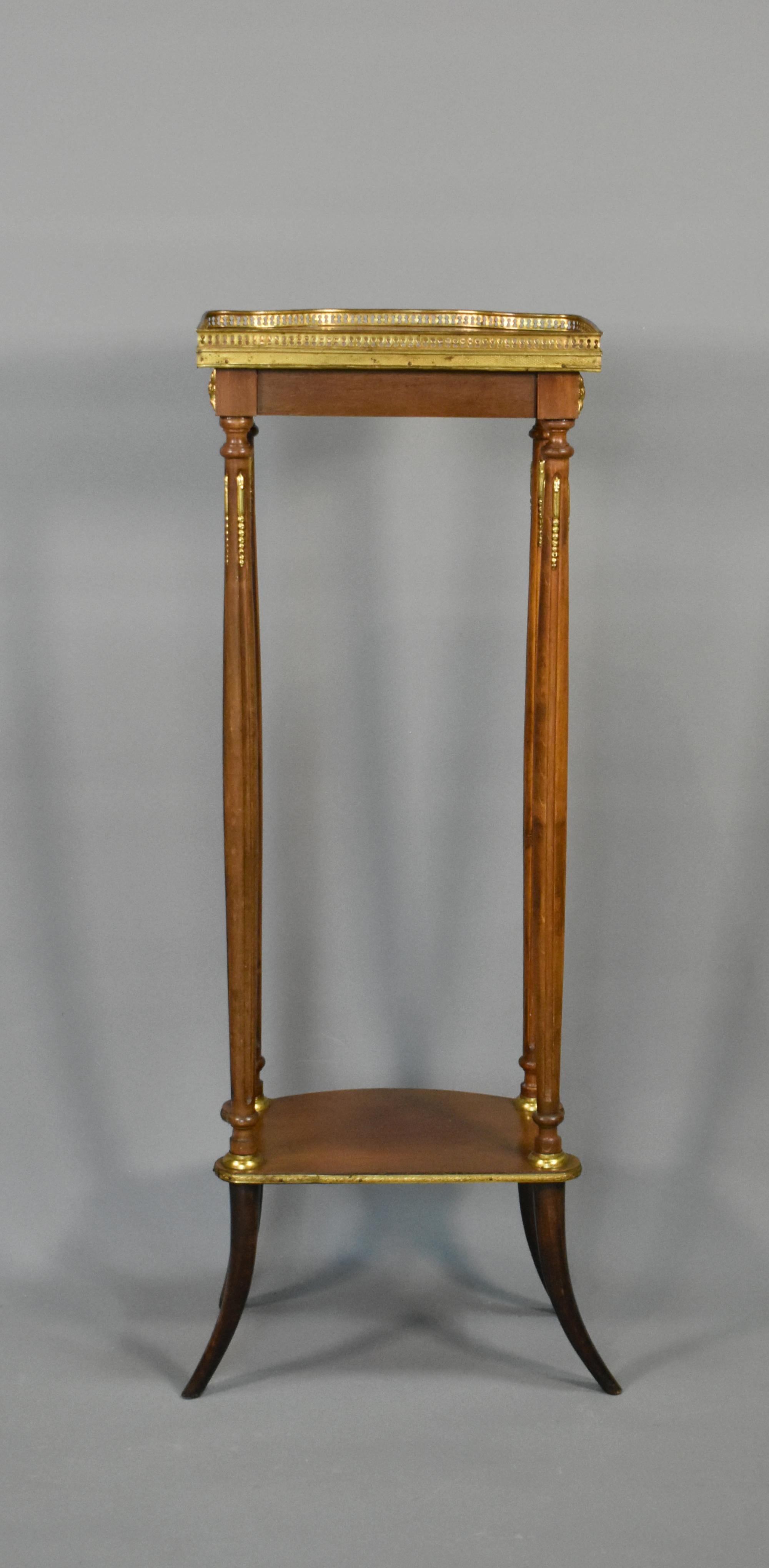 Grand meuble à sellettes en marbre de style Louis XVI en vente 6
