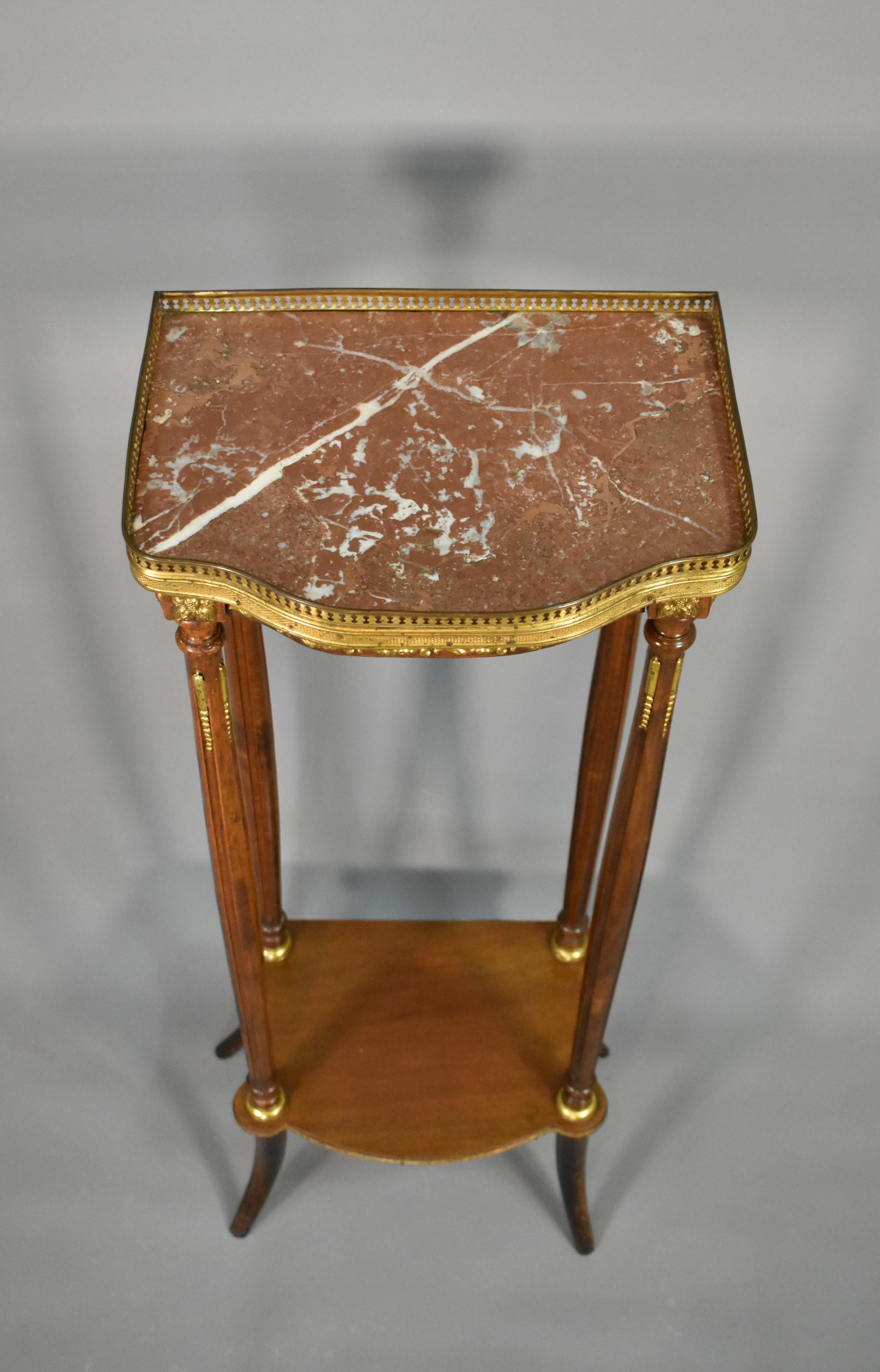 Ferronnerie Grand meuble à sellettes en marbre de style Louis XVI en vente
