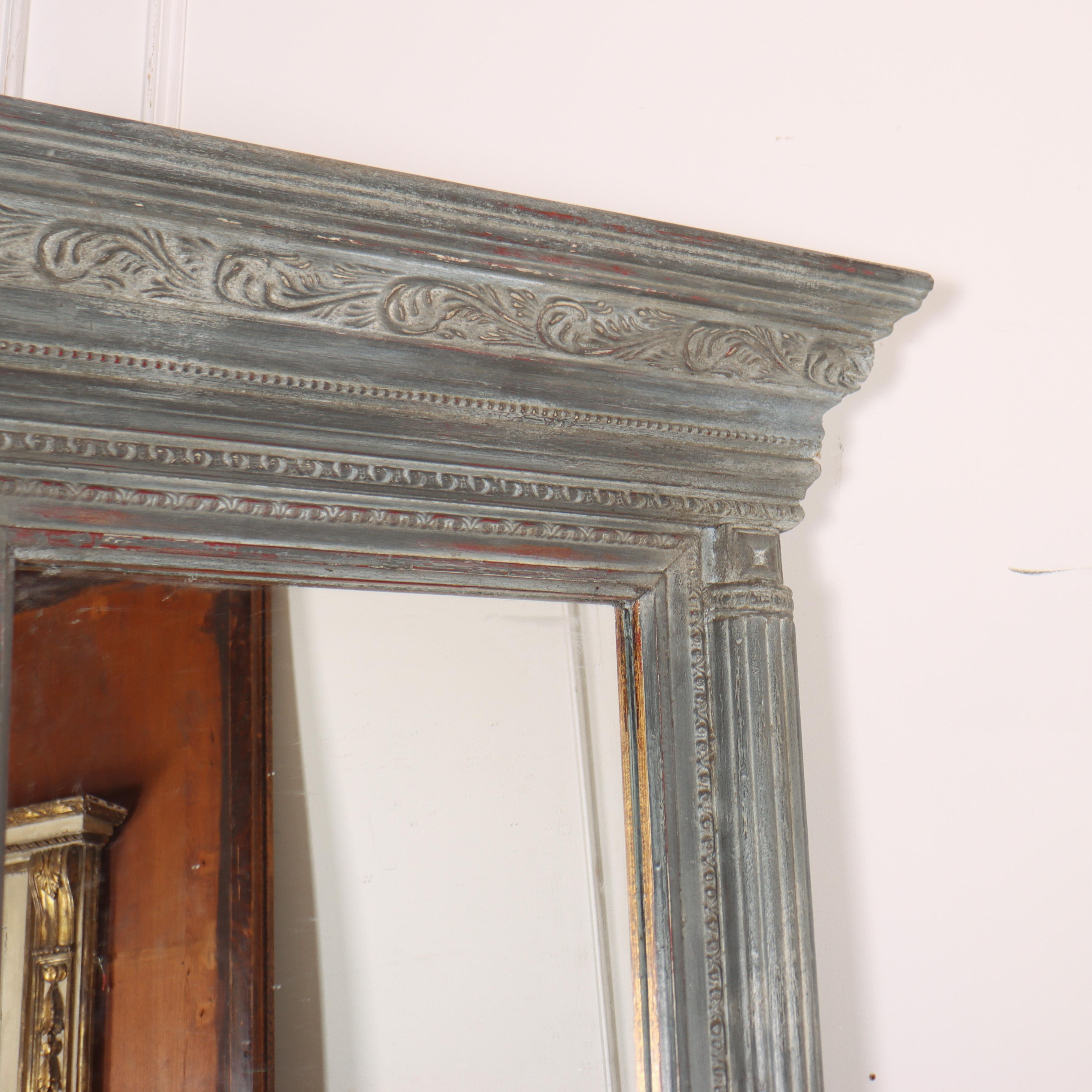 Français Grand miroir de coiffeuse peint à la française en vente
