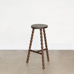Grand tabouret tripode en bois français