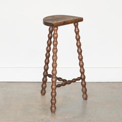 Grand tabouret tripode en bois français