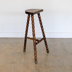 Grand tabouret tripode en bois français