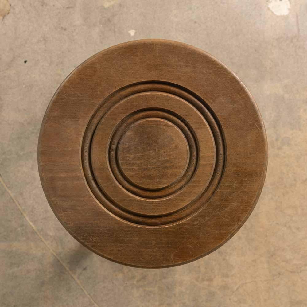 Großer französischer Holz-Dreibeinhocker im Angebot 3