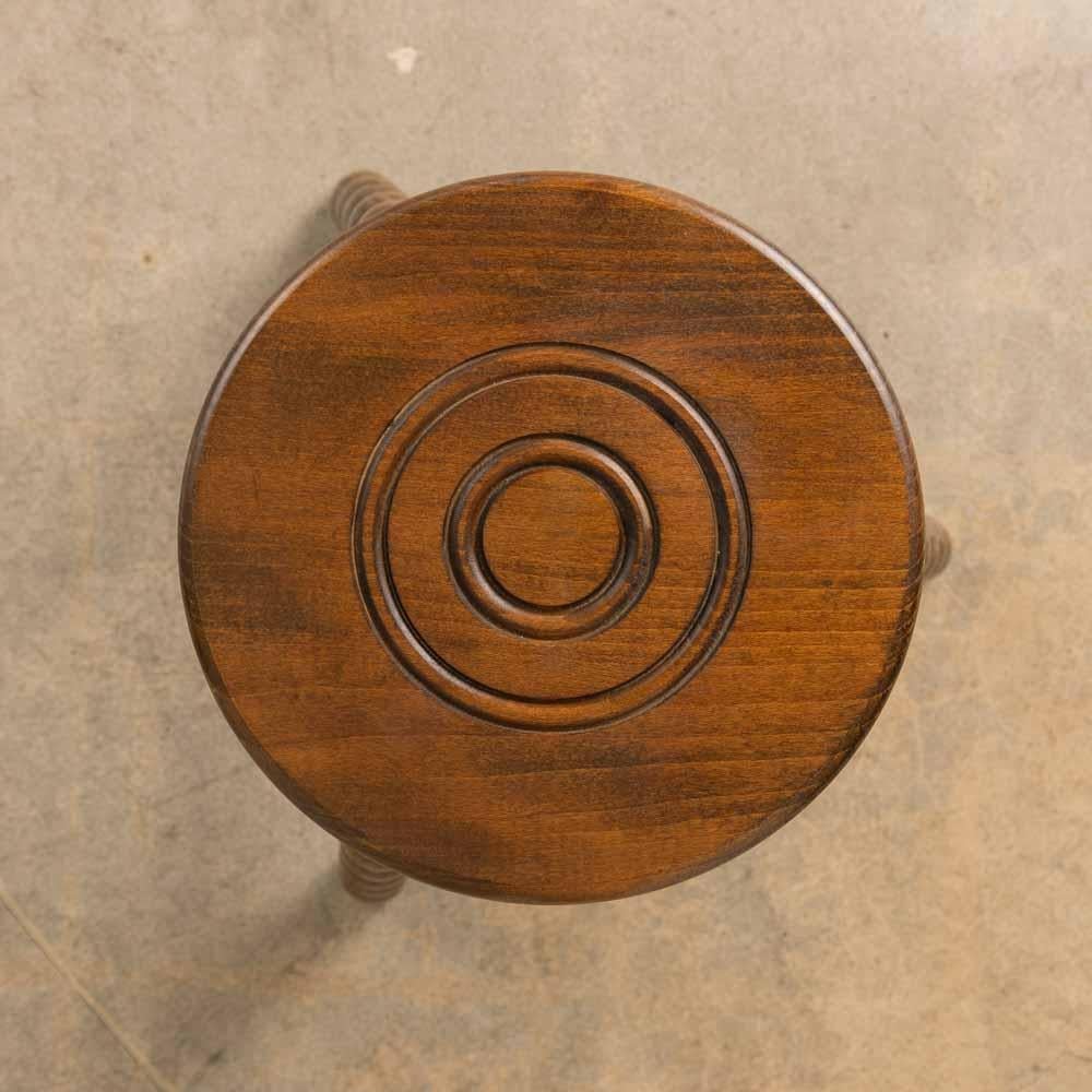 Großer französischer Holz-Dreibeinhocker im Angebot 4