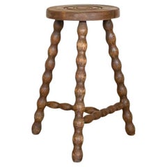 Grand tabouret tripode en bois français
