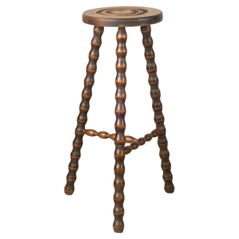 Grand tabouret tripode en bois français