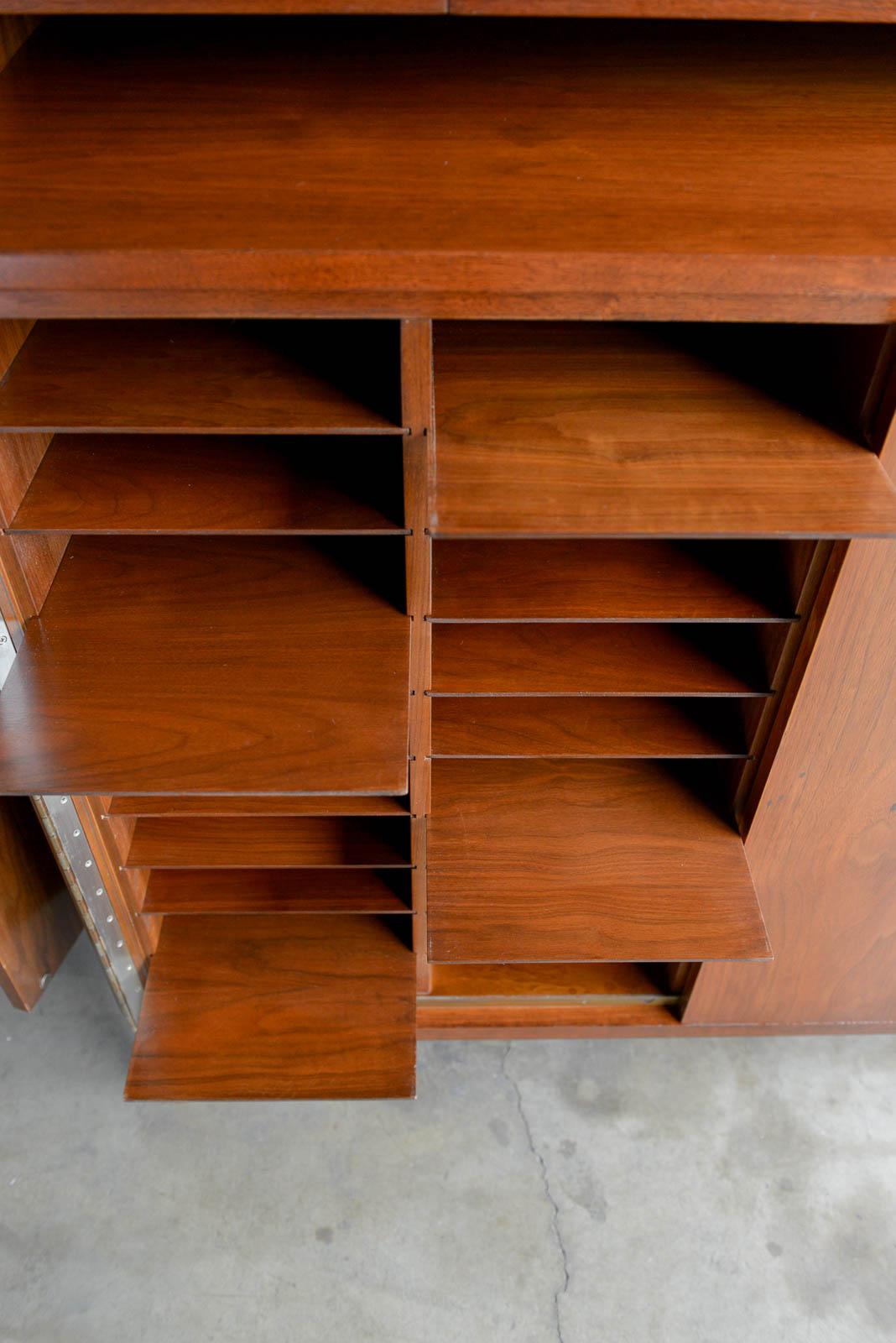 Tall Gentlemen's Chest in Walnut by Paul McCobb, circa 1960 7