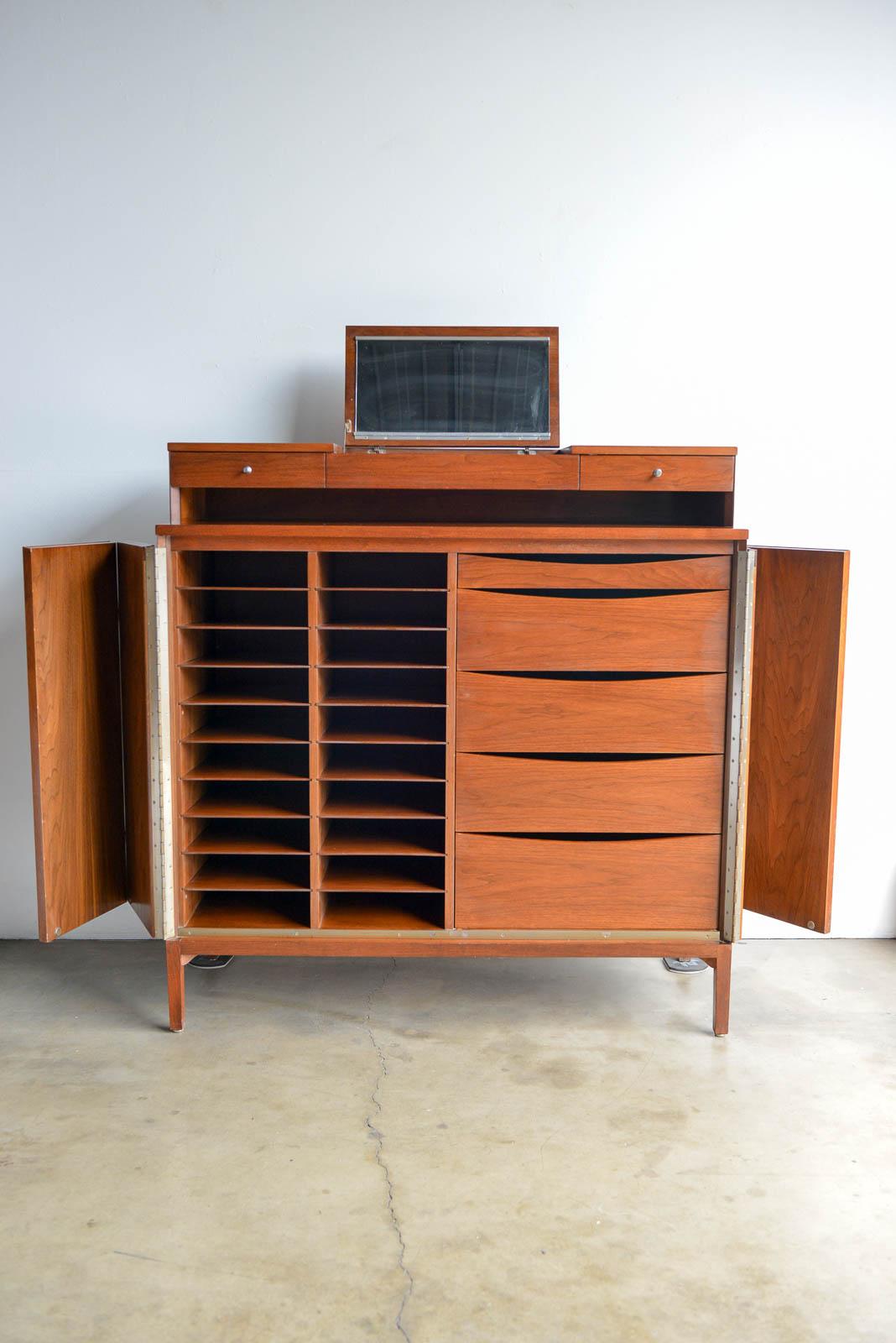 Mid-Century Modern Tall Gentlemen's Chest in Walnut by Paul McCobb, circa 1960