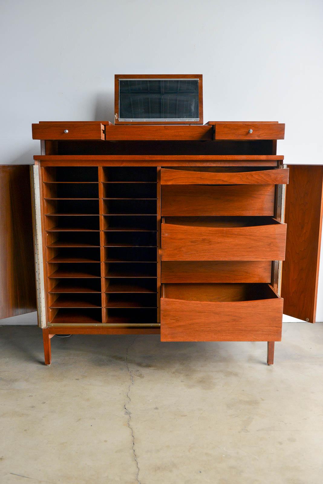 Mid-20th Century Tall Gentlemen's Chest in Walnut by Paul McCobb, circa 1960