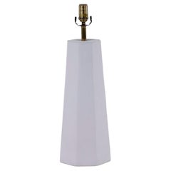 Lampada alta in gesso bianco a forma geometrica