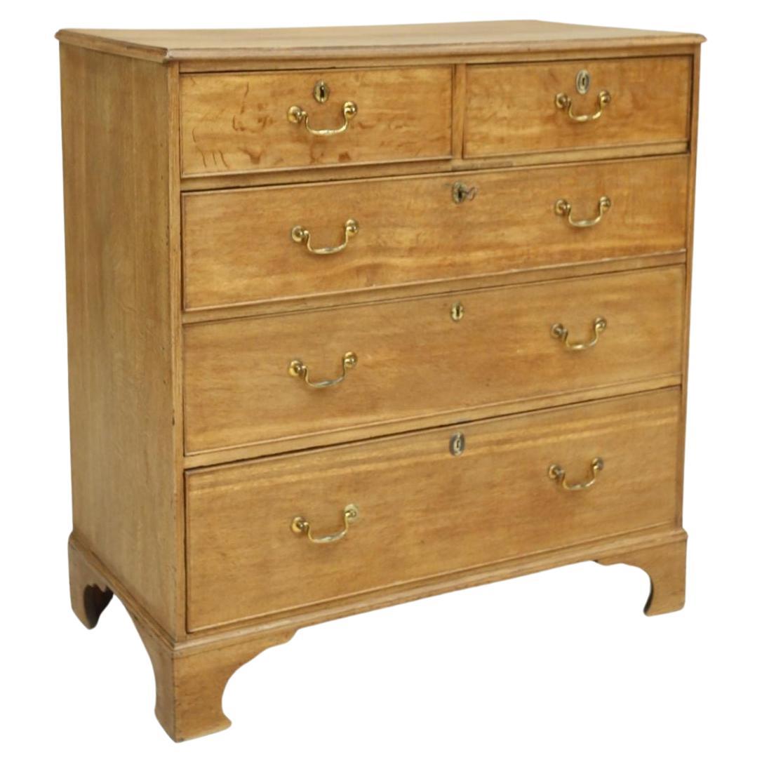 Antique Oak Chest of Drawers For Sale at 1stDibs