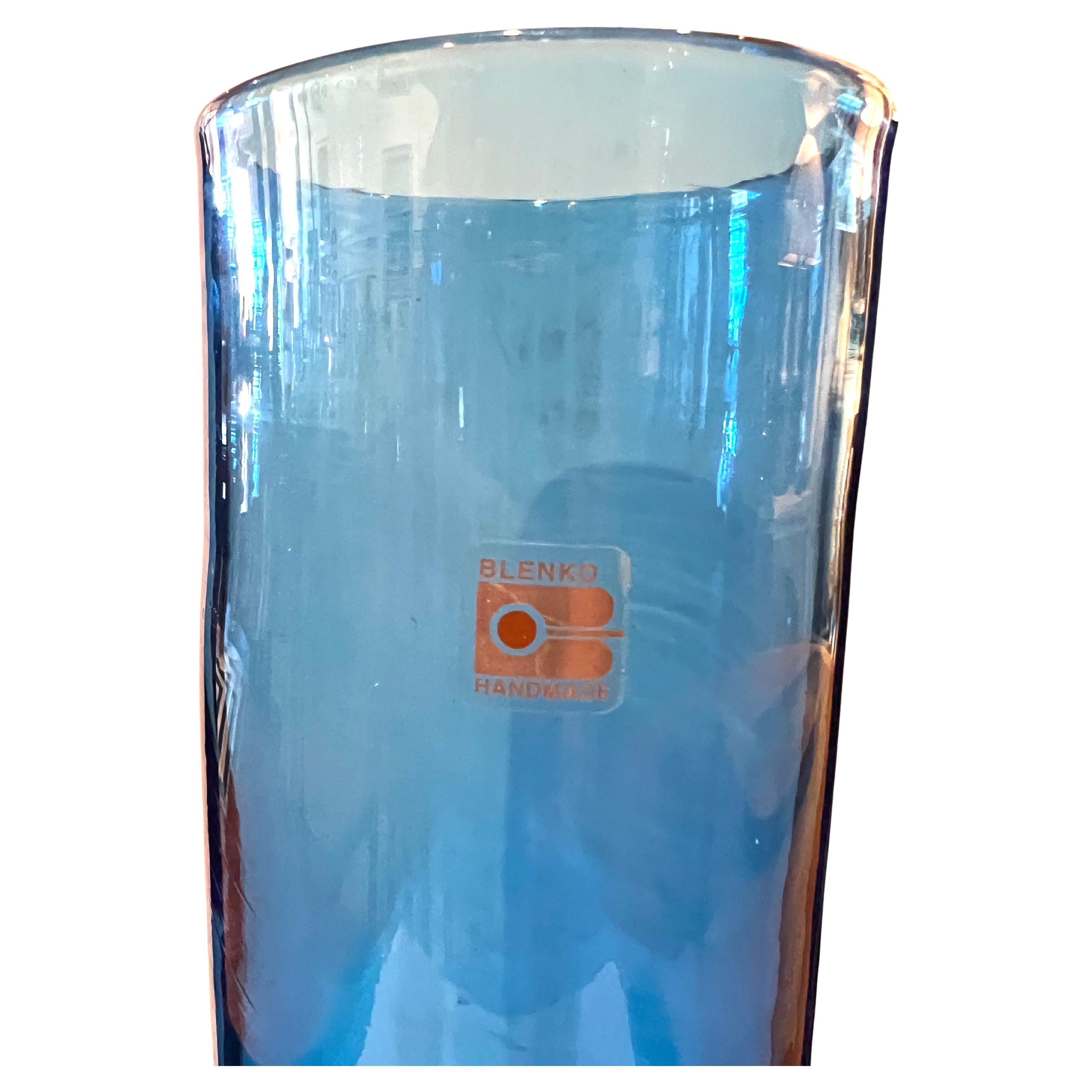 Mid-Century moderno Vaso cilindrico alto in vetro soffiato di Blenko in vendita