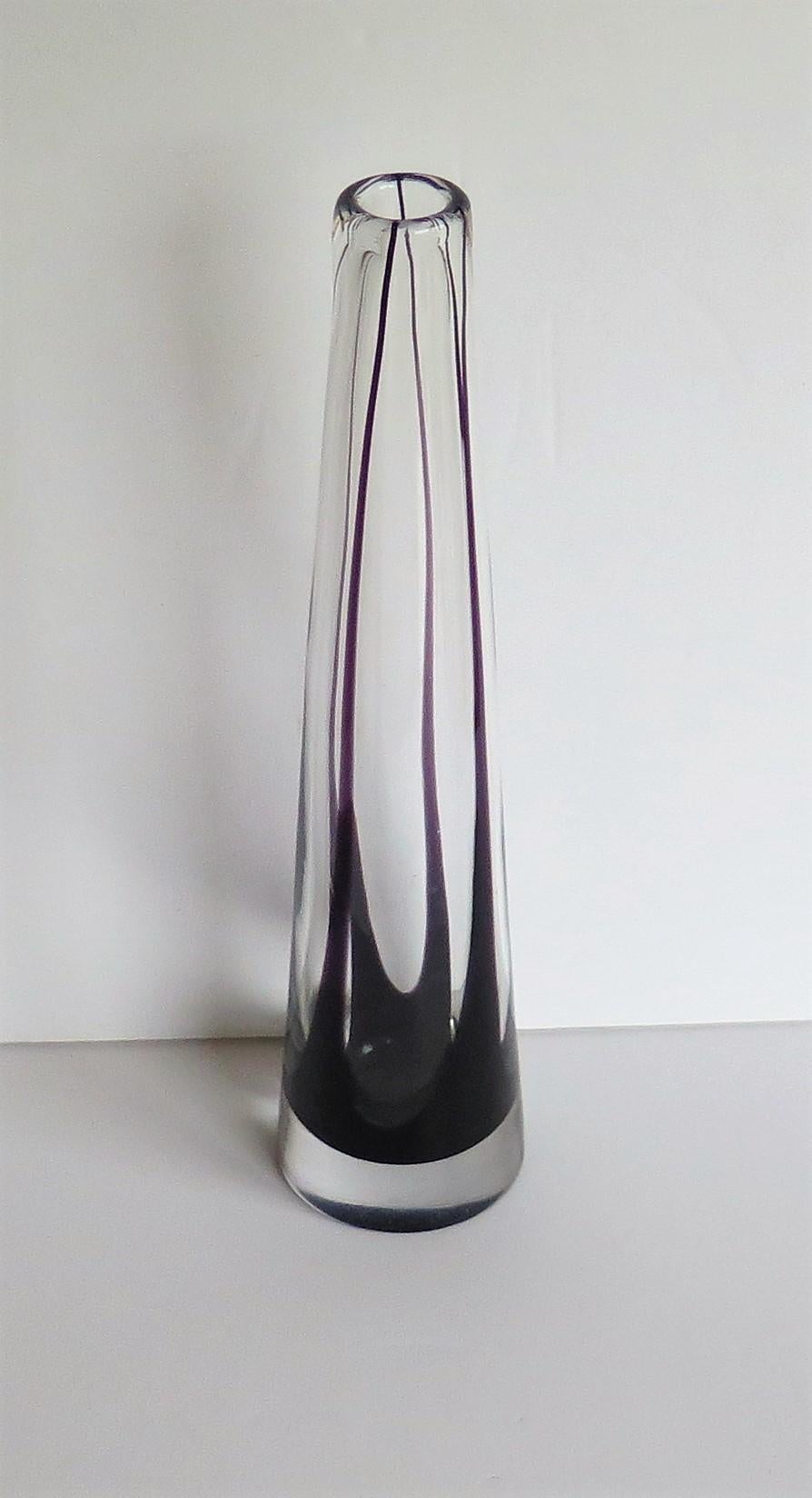 Tall Glass Sommerso Vase by Vicke Lindstrand for Kosta Glass, Sweden Circa 1960 For Sale 3