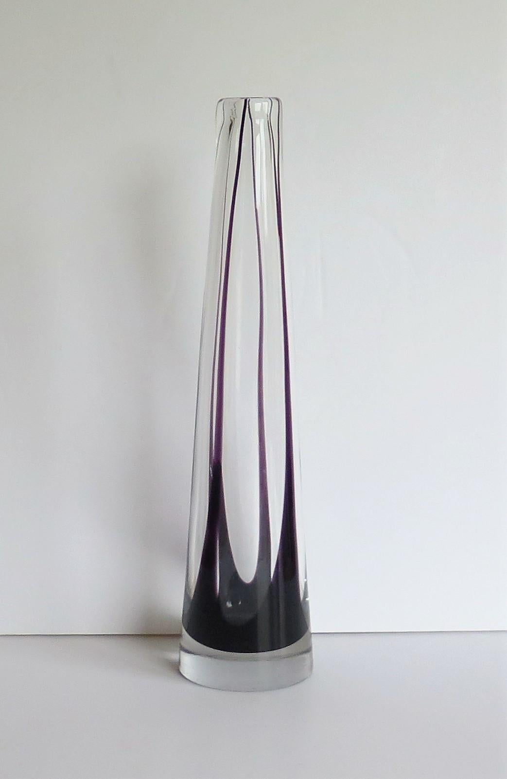 Tall Glass Sommerso Vase by Vicke Lindstrand for Kosta Glass, Sweden Circa 1960 For Sale 4