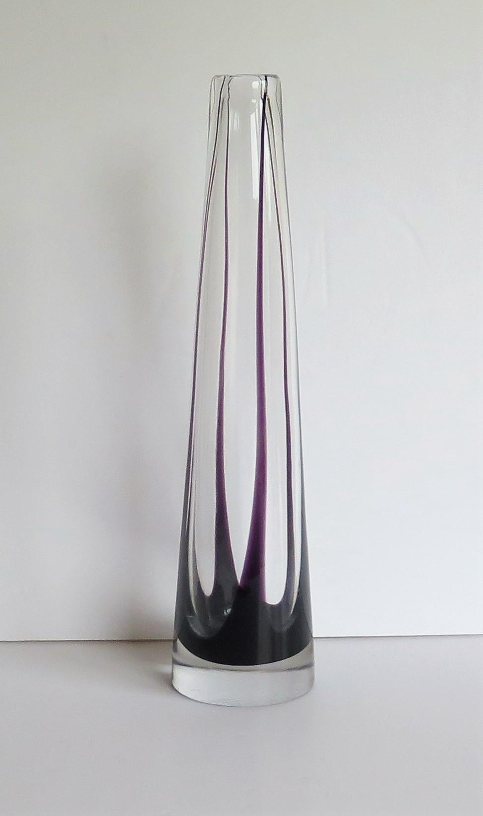 Tall Glass Sommerso Vase by Vicke Lindstrand for Kosta Glass, Sweden Circa 1960 For Sale 5