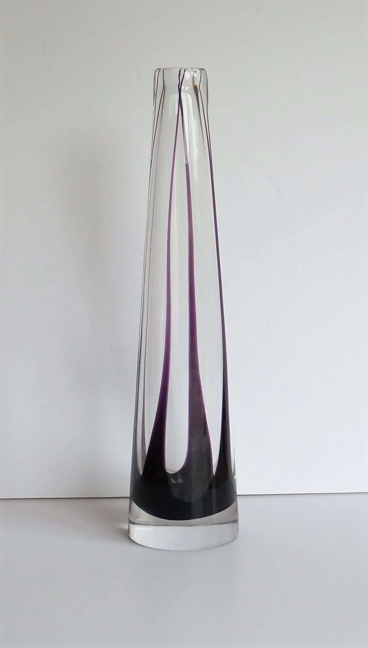 Tall Glass Sommerso Vase by Vicke Lindstrand for Kosta Glass, Sweden Circa 1960 For Sale 6