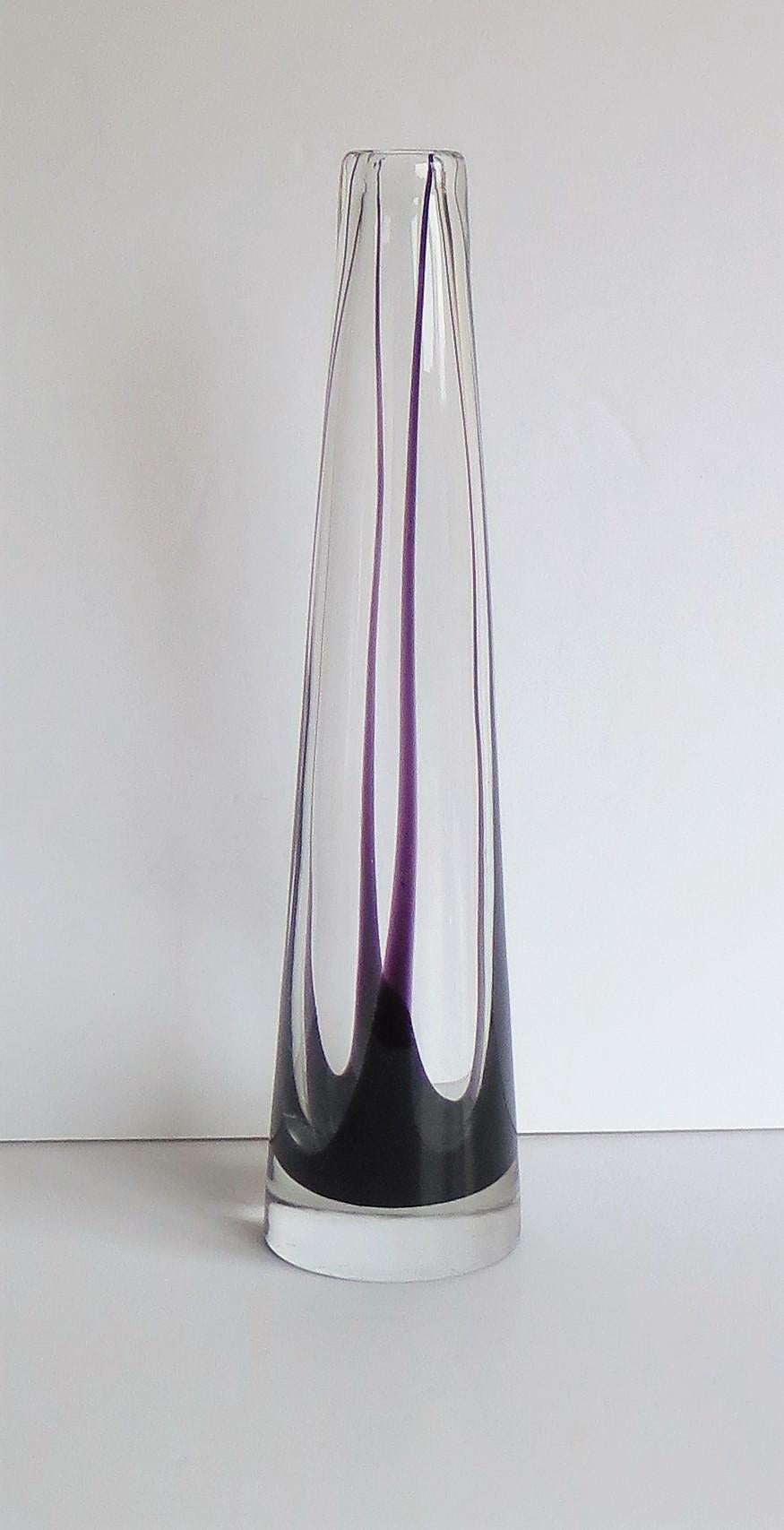 Tall Glass Sommerso Vase by Vicke Lindstrand for Kosta Glass, Sweden Circa 1960 In Good Condition For Sale In Lincoln, Lincolnshire