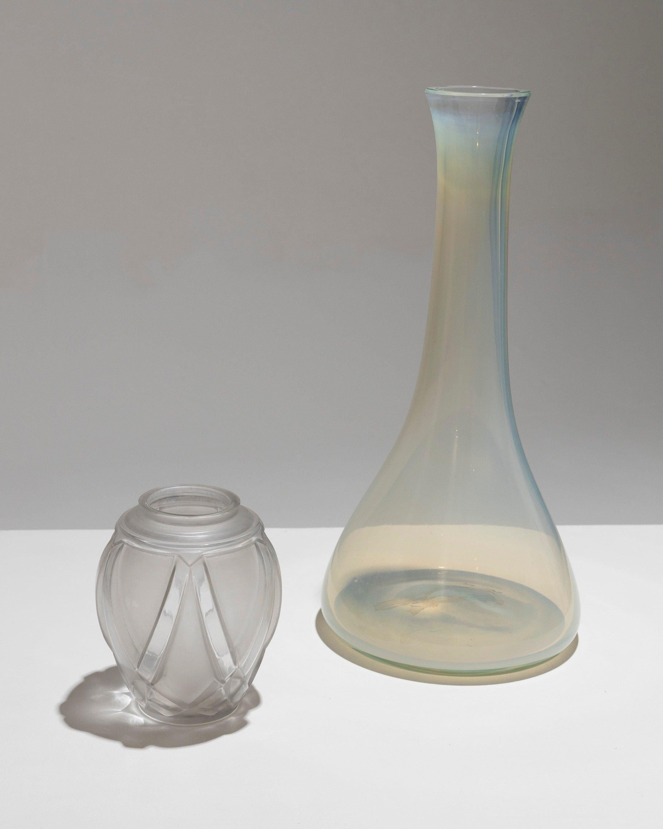 Vaso di vetro alto con collo lungo, 1950 In condizioni buone in vendita a PARIS, FR