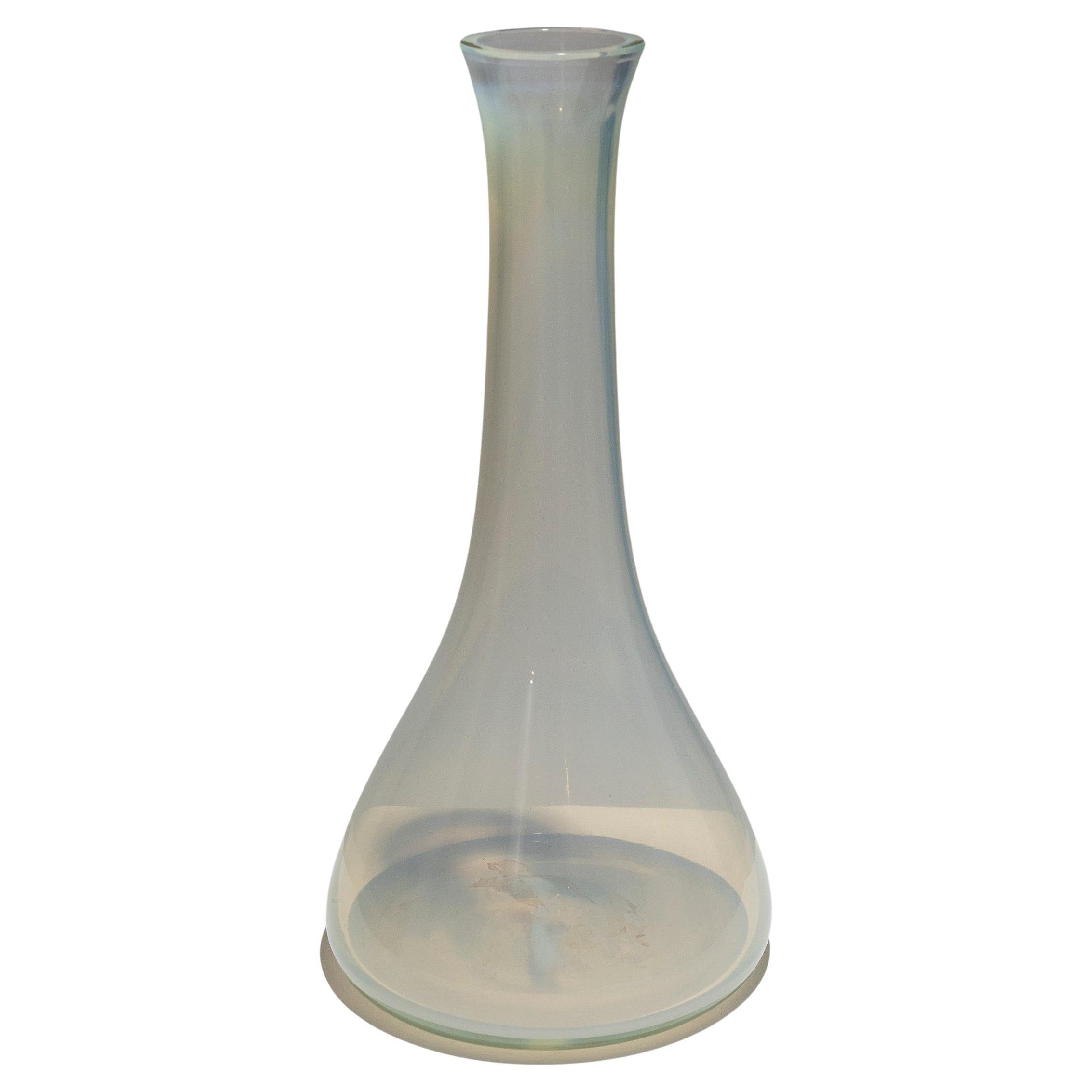 Vaso di vetro alto con collo lungo, 1950 in vendita