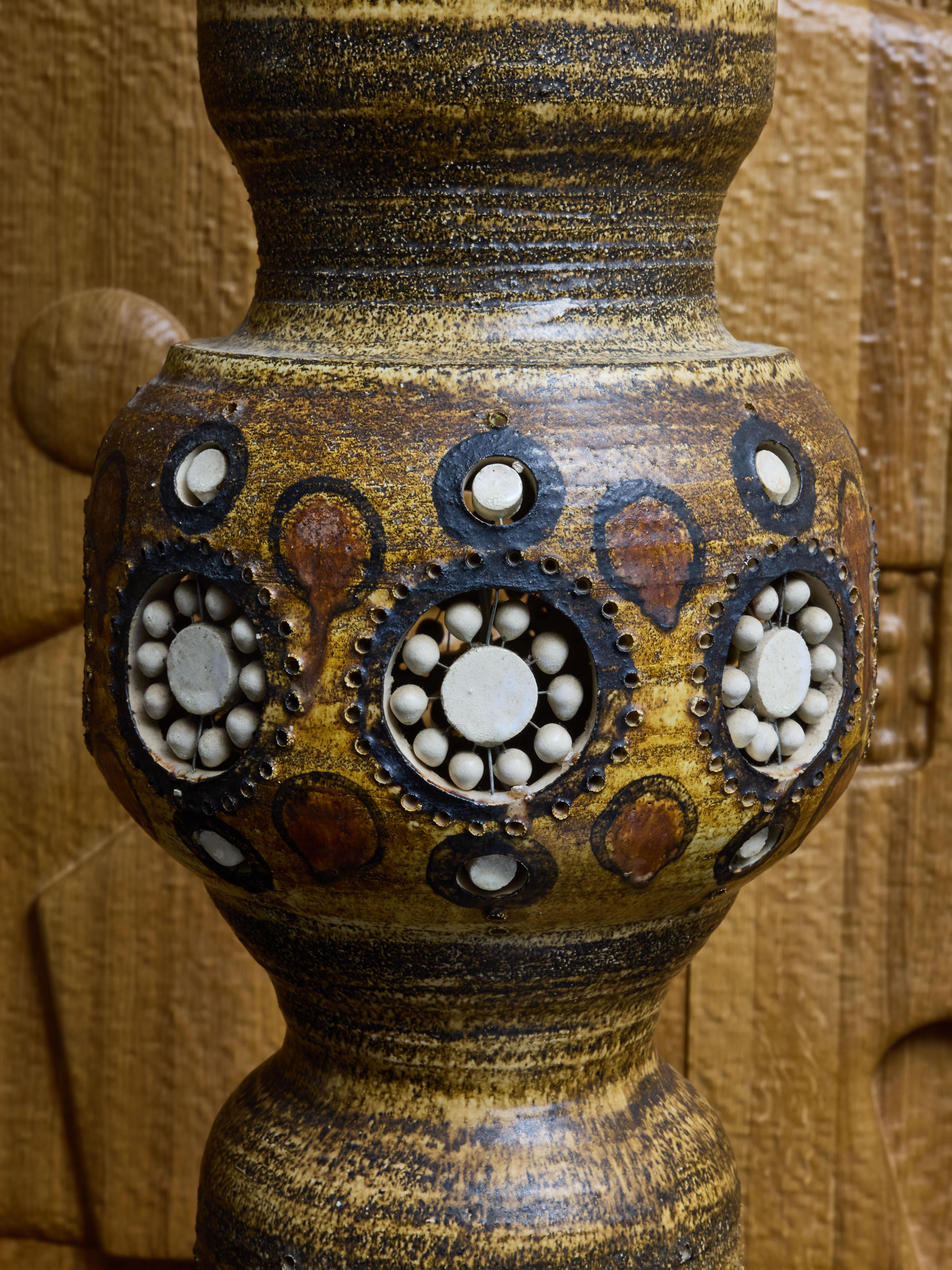 Français Grande lampe de bureau en céramique émaillée de Georges Pelletier en vente