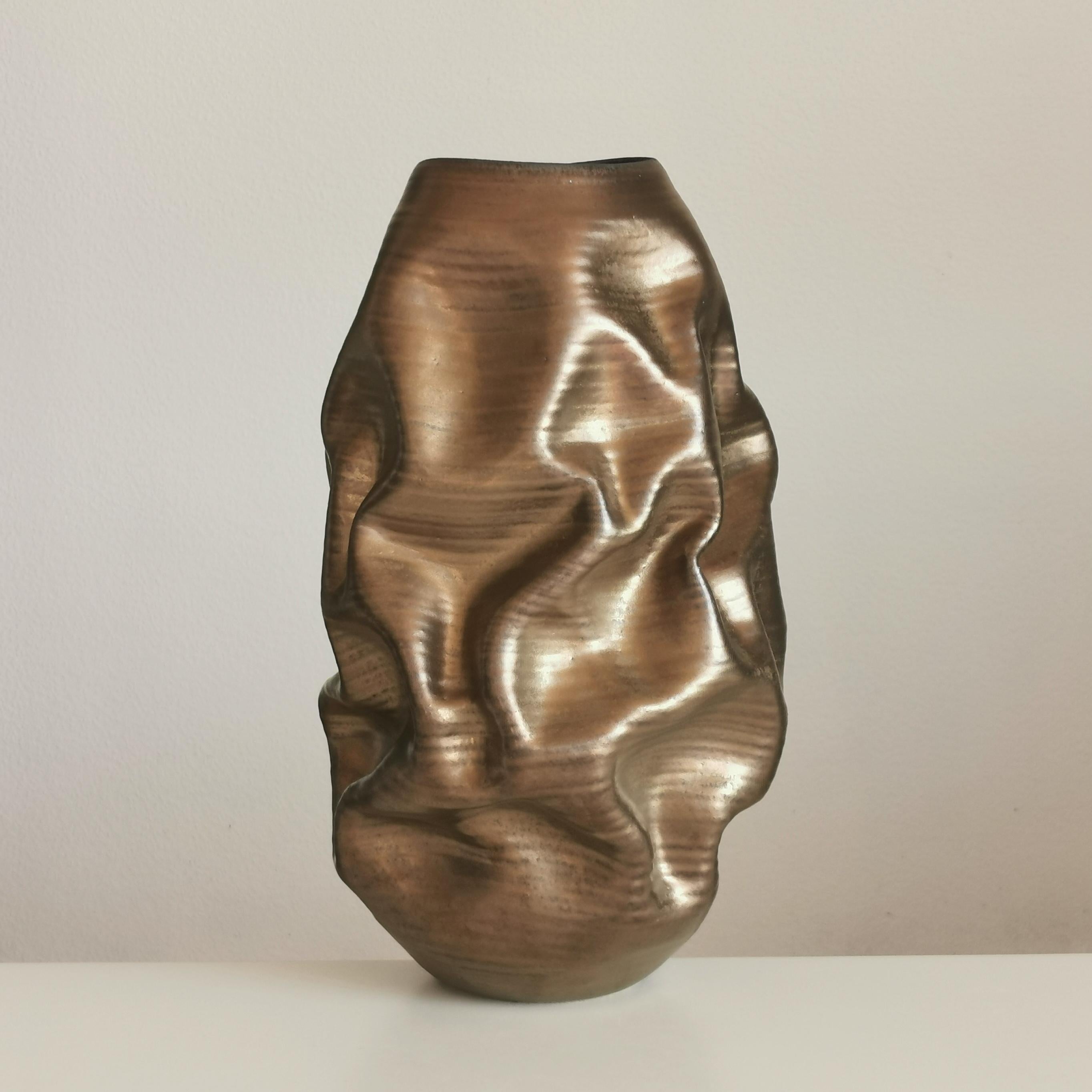 Tall Golden Crumpled Form N.97, Medium Ceramic Sculpture, Objet D'Art In New Condition In London, GB
